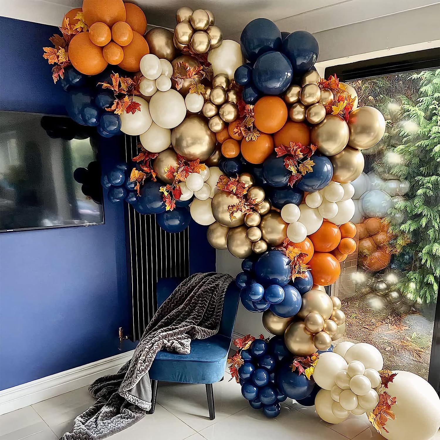 This is a party decoration set of dark blue balloons, suitable for various occasions including birthdays, wedding anniversaries, Valentine&