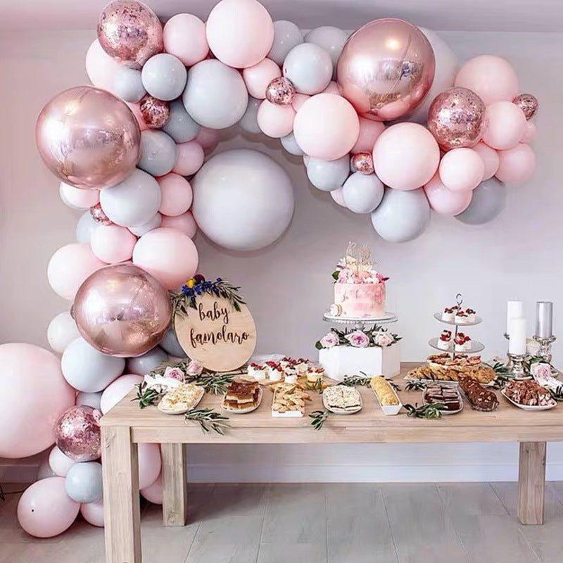 This balloon set is perfect for any occasion including birthdays, wedding anniversaries, Valentine&
