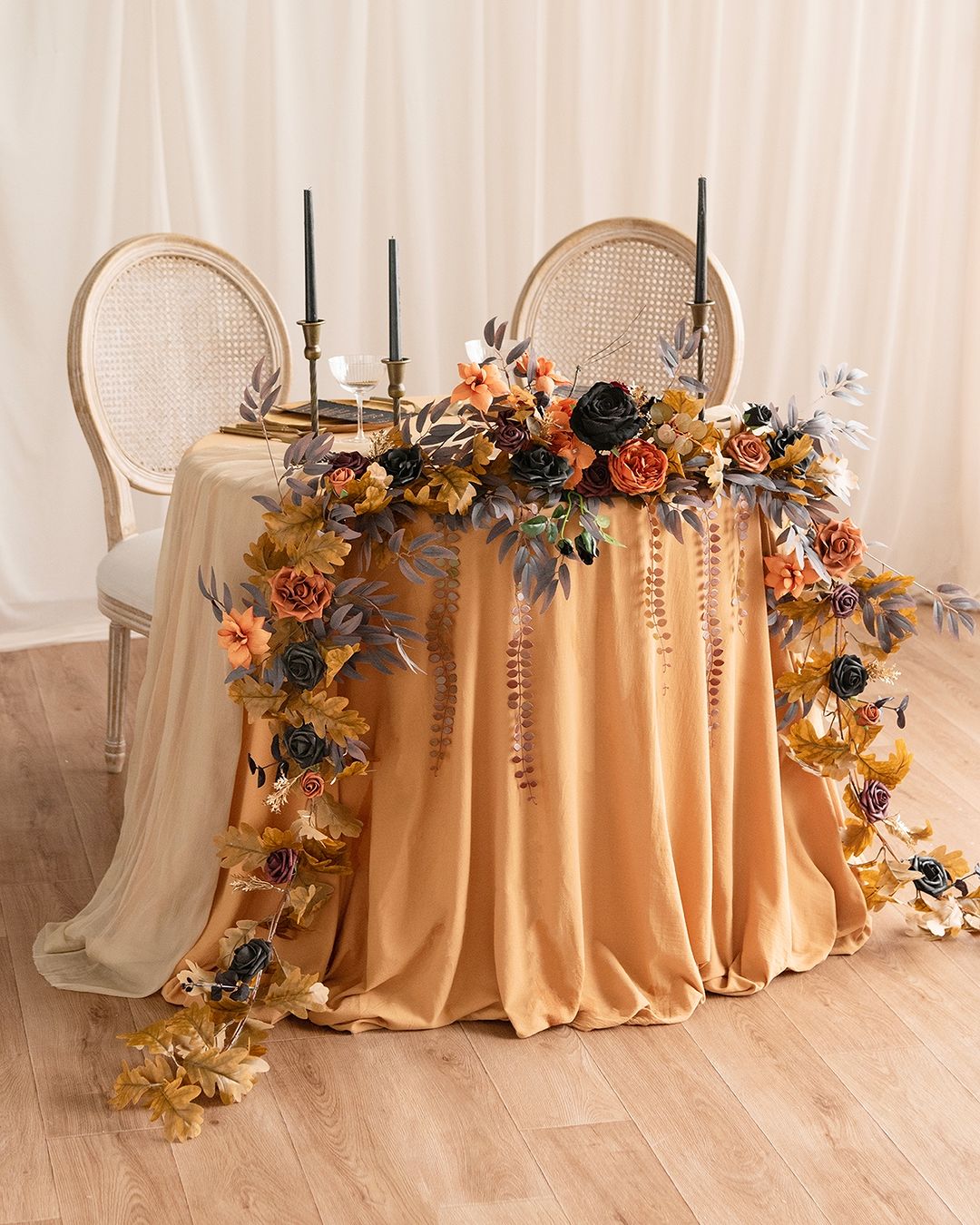 Rose morning Ophelia Head Table Floral Ornament table flower -R227 is a beautiful photo of table flowers. The table flowers are composed of pink, white and yellow roses, with some green leaves, very delicate and elegant. This photo is perfect for decorating a wedding, birthday party, or other special occasion. It can also be used as inspiration for table flower decorations.