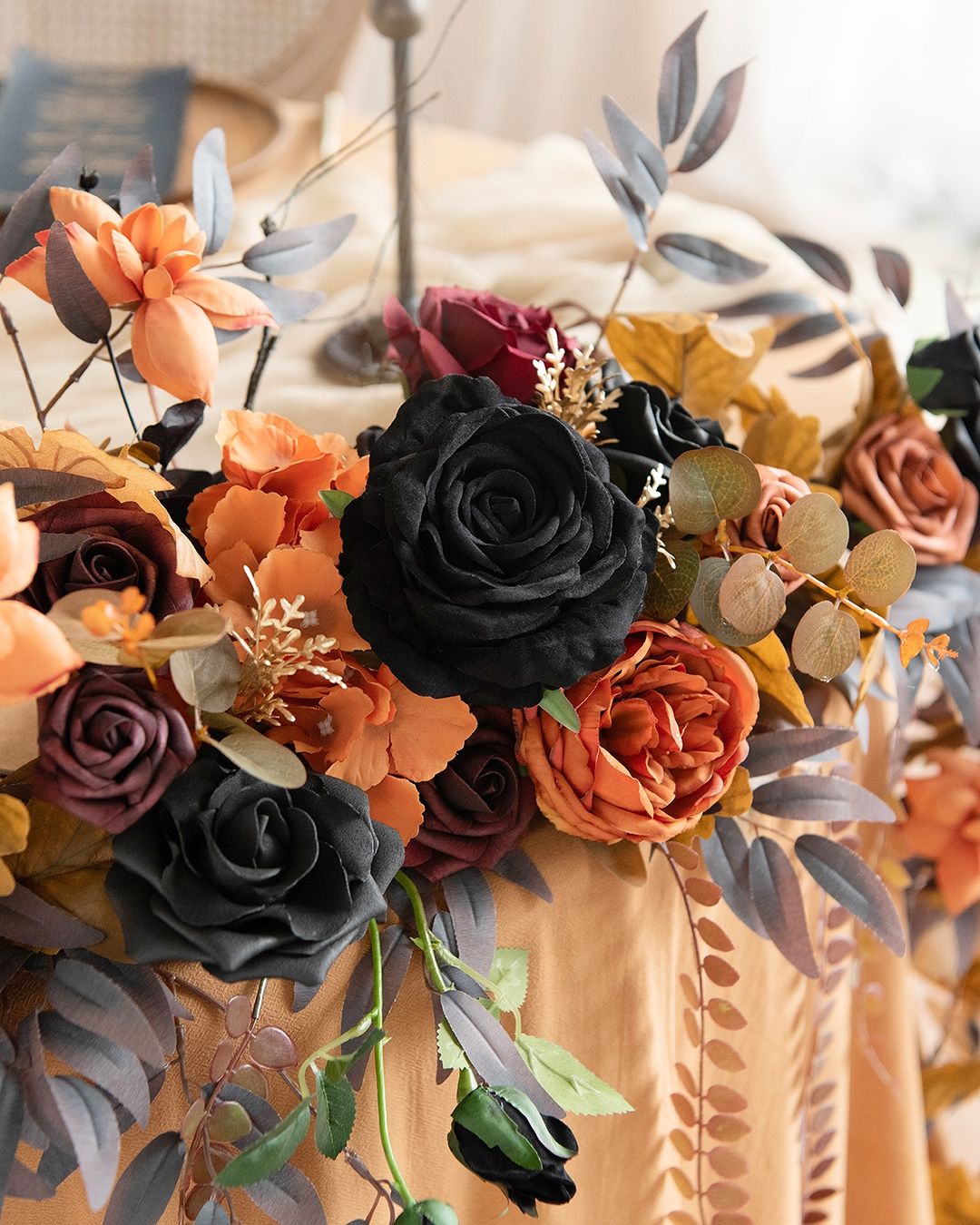 Rose morning Ophelia Head Table Floral Ornament table flower -R227 is a beautiful photo of table flowers. The table flowers are composed of pink, white and yellow roses, with some green leaves, very delicate and elegant. This photo is perfect for decorating a wedding, birthday party, or other special occasion. It can also be used as inspiration for table flower decorations.