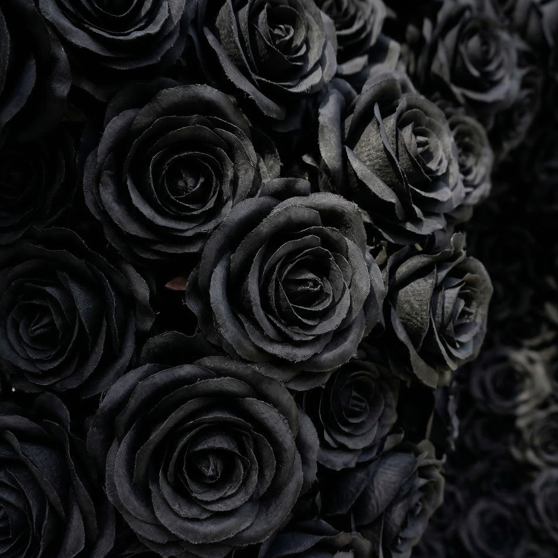 Avenya: Midnight Black Flower Heart Arch Decroation for Luxury Events & Parties
