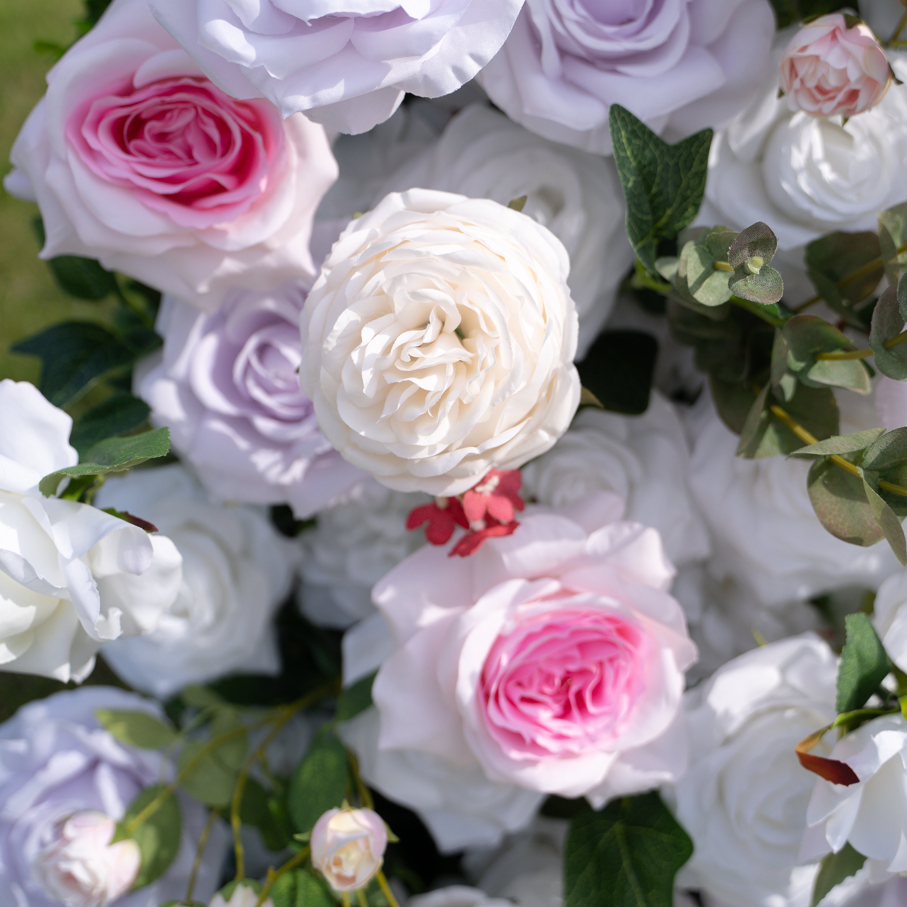 Marielle:5D Fabric Artificial rolling up curtain flower wall