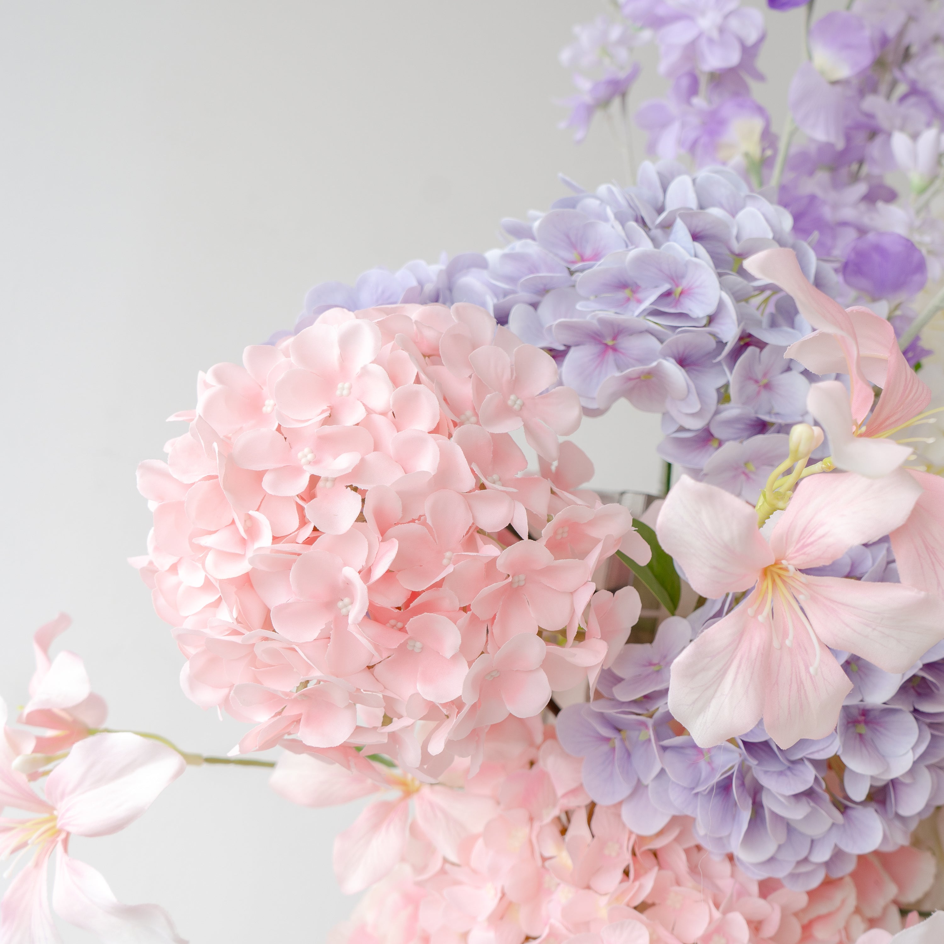 Eirene New Wedding Party Background Floral Arch Decoration Including Frame, Pillar and 3 Runners