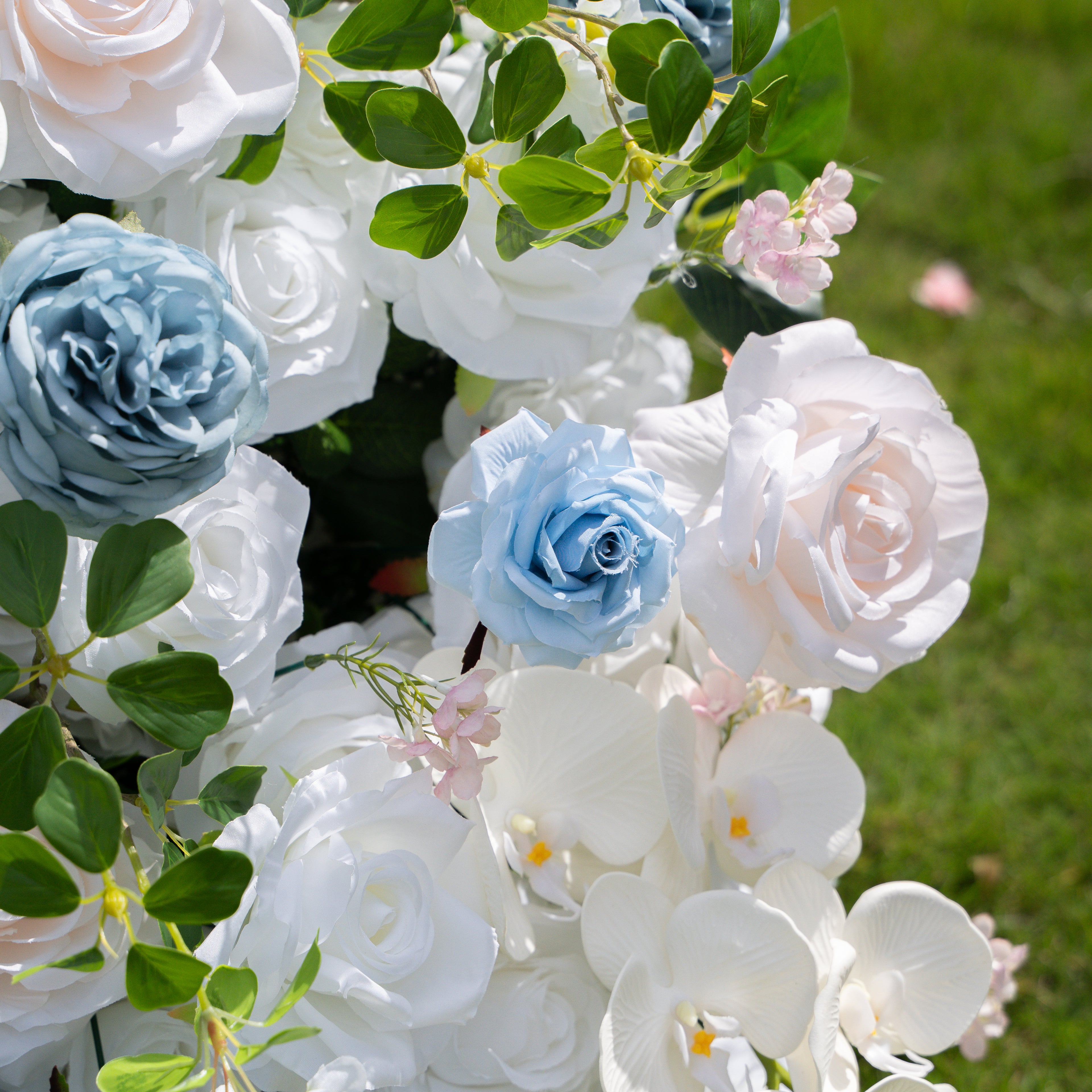 Denaya:5D Fabric Artificial rolling up curtain flower wall