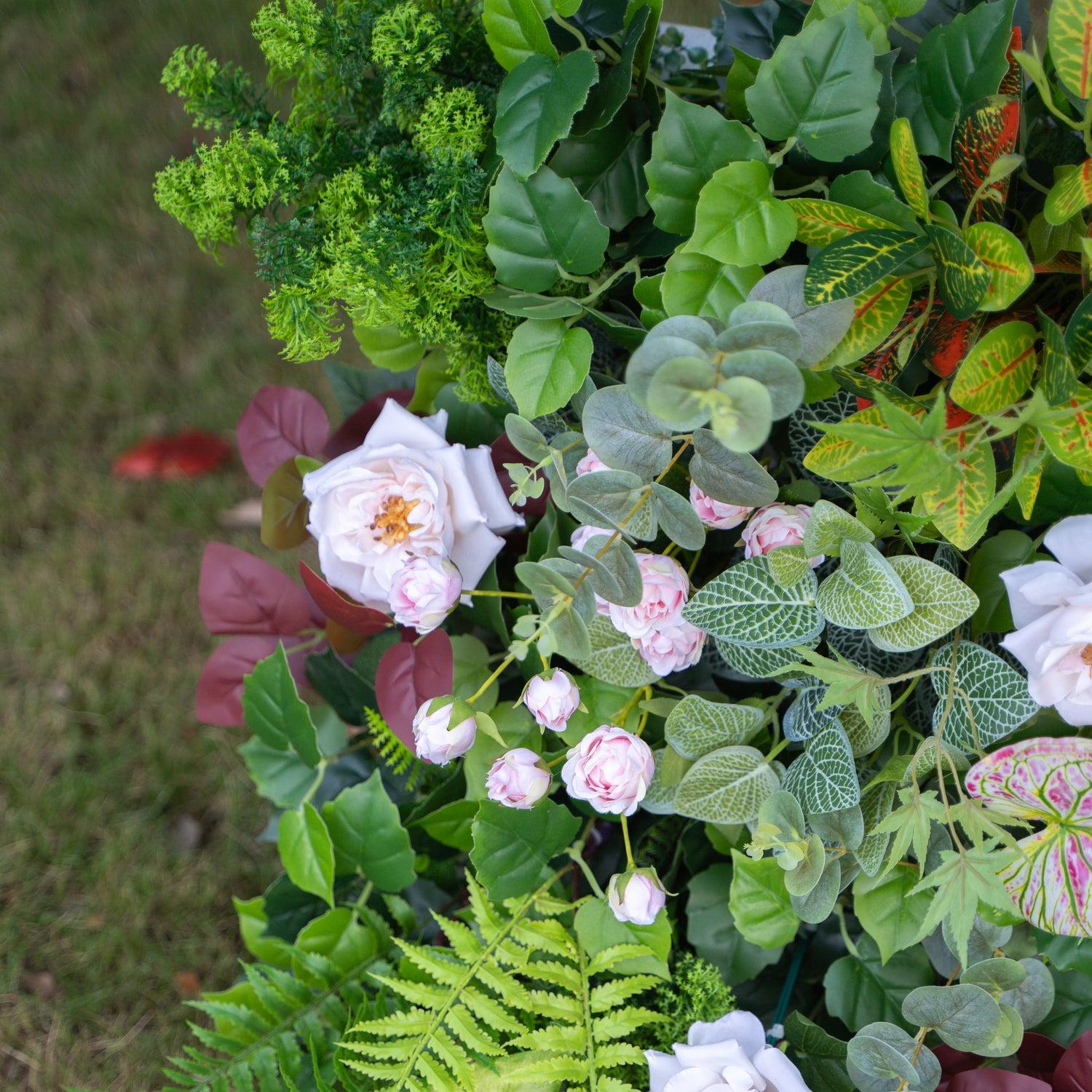 Vittoria:4D Fabric Artificial rolling up curtain flower wall