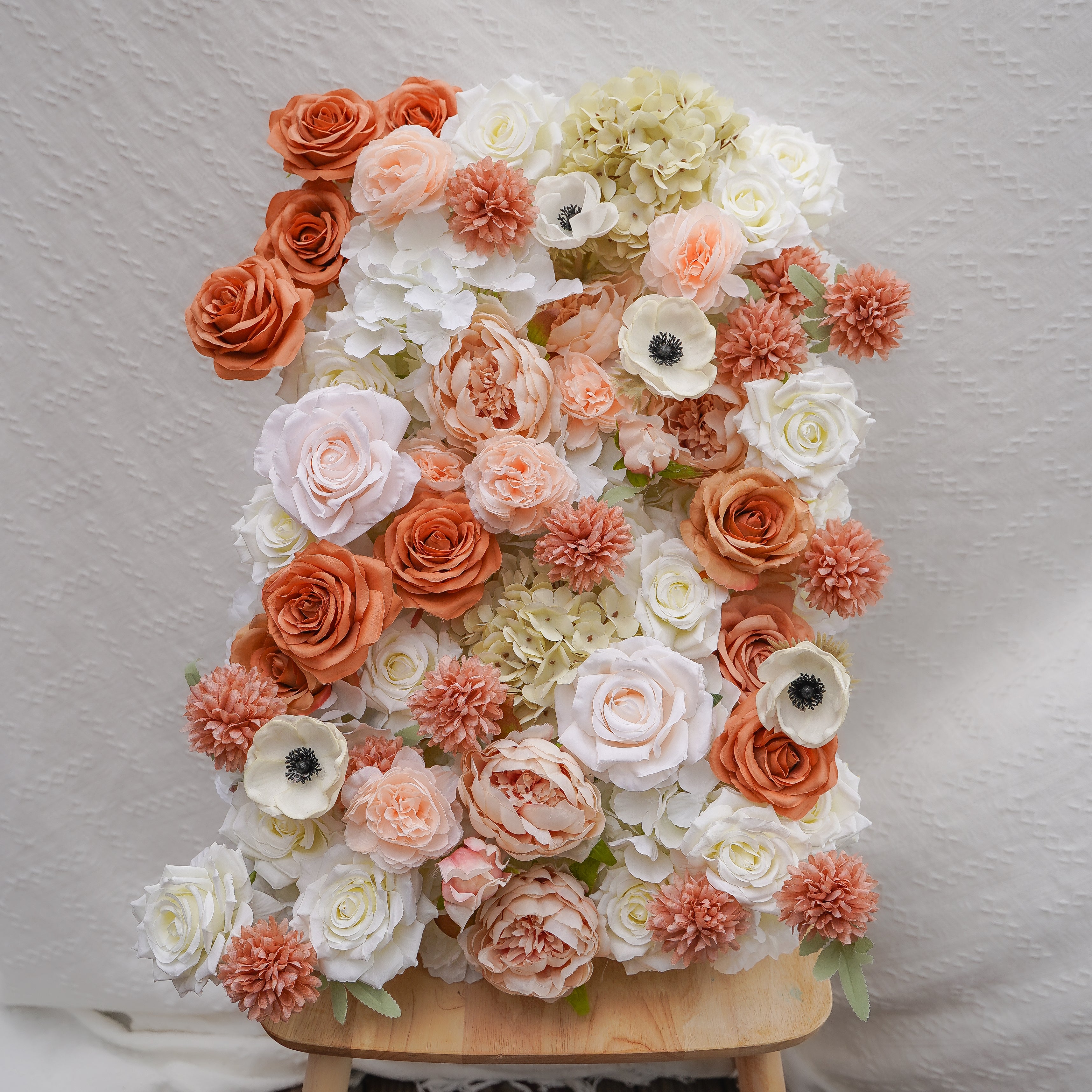 The flower walls are made of artificial flowers in various colors, layered at different levels to create a lush, elegant and natural look. The exclusive zipper design and roll-up design make it easy to install and remove.Rose Morning