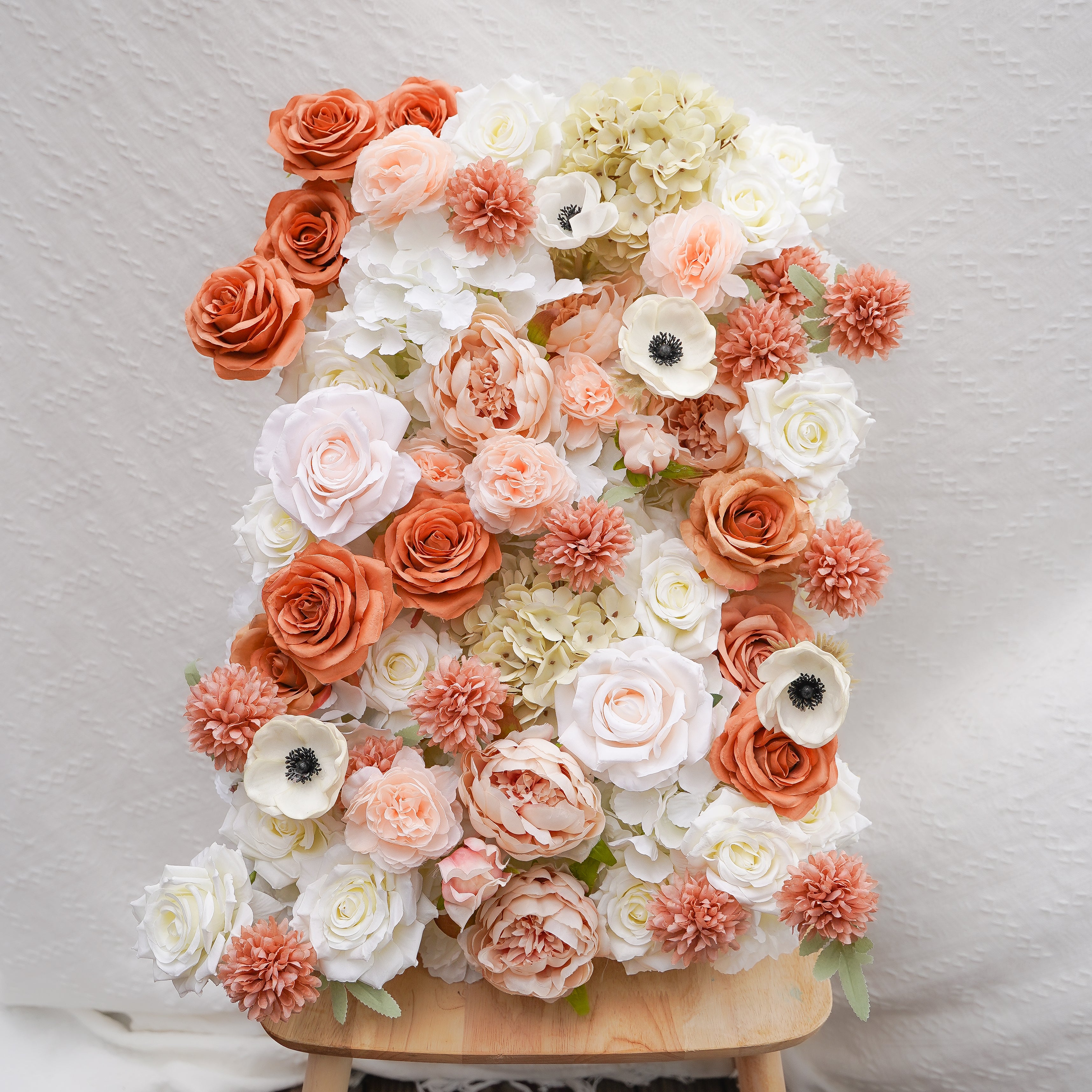 The flower walls are made of artificial flowers in various colors, layered at different levels to create a lush, elegant and natural look. The exclusive zipper design and roll-up design make it easy to install and remove.Rose Morning
