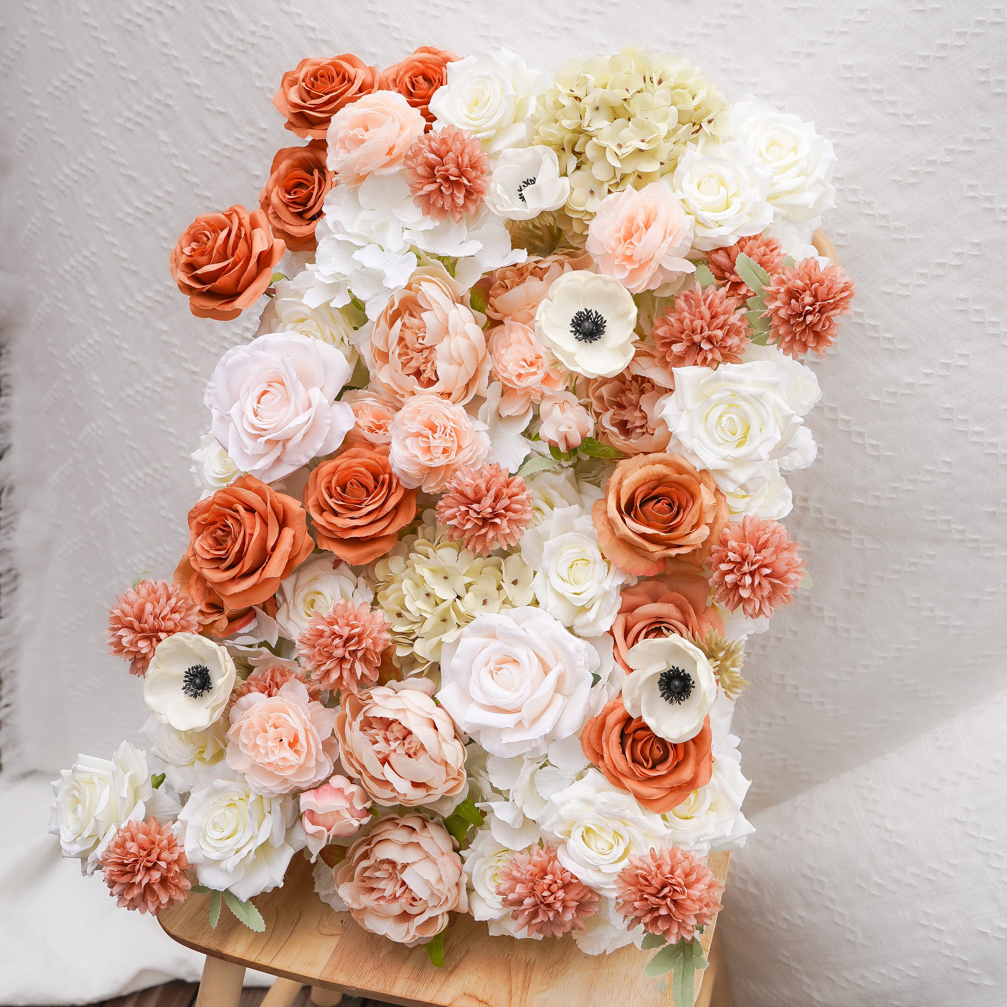 The flower walls are made of artificial flowers in various colors, layered at different levels to create a lush, elegant and natural look. The exclusive zipper design and roll-up design make it easy to install and remove.Rose Morning