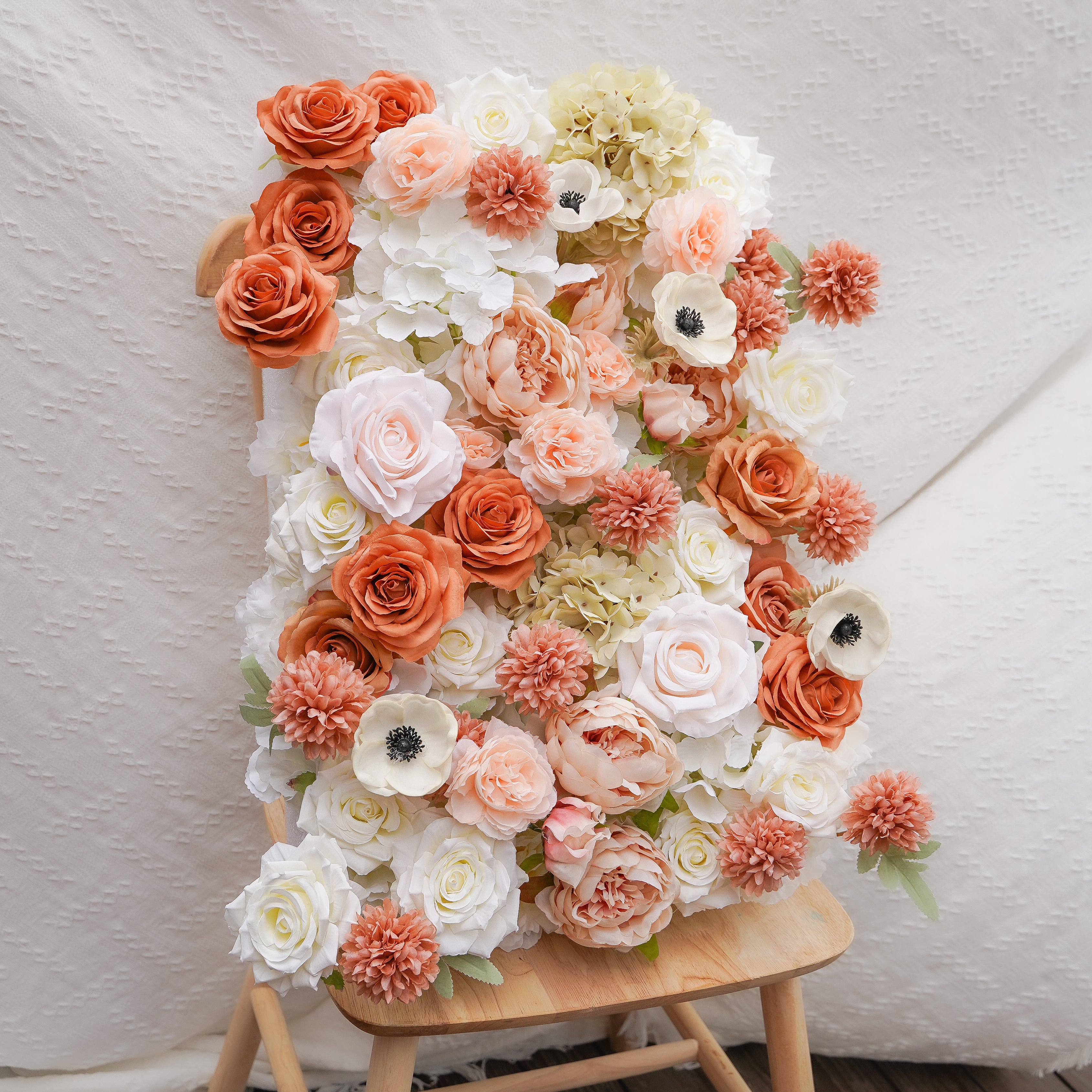 The flower walls are made of artificial flowers in various colors, layered at different levels to create a lush, elegant and natural look. The exclusive zipper design and roll-up design make it easy to install and remove.Rose Morning
