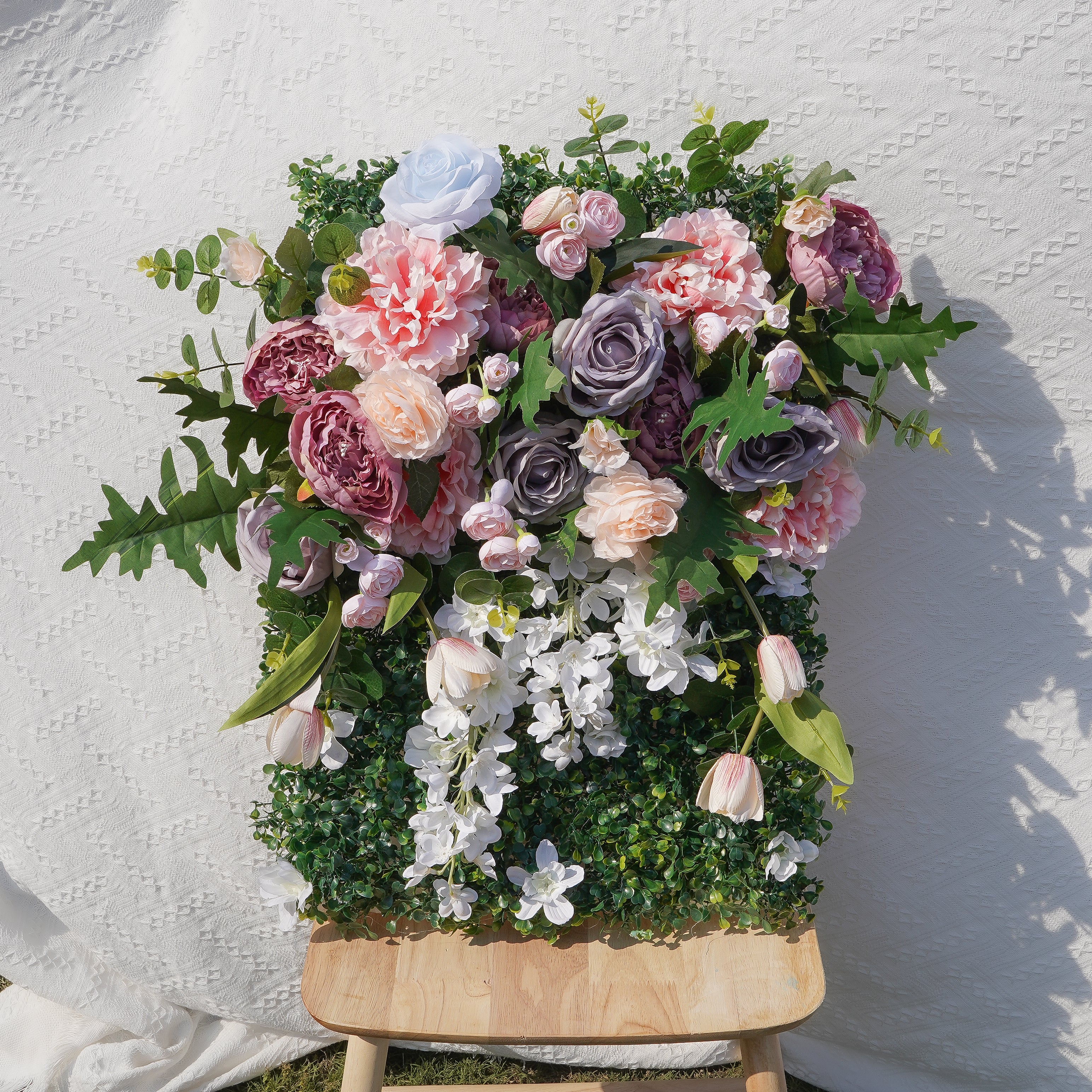 Rose Morning???The flower walls are made of artificial flowers in various colors, layered at different levels to create a lush, elegant and natural look. The exclusive zipper design and roll-up design make it easy to install and remove.??¨¤