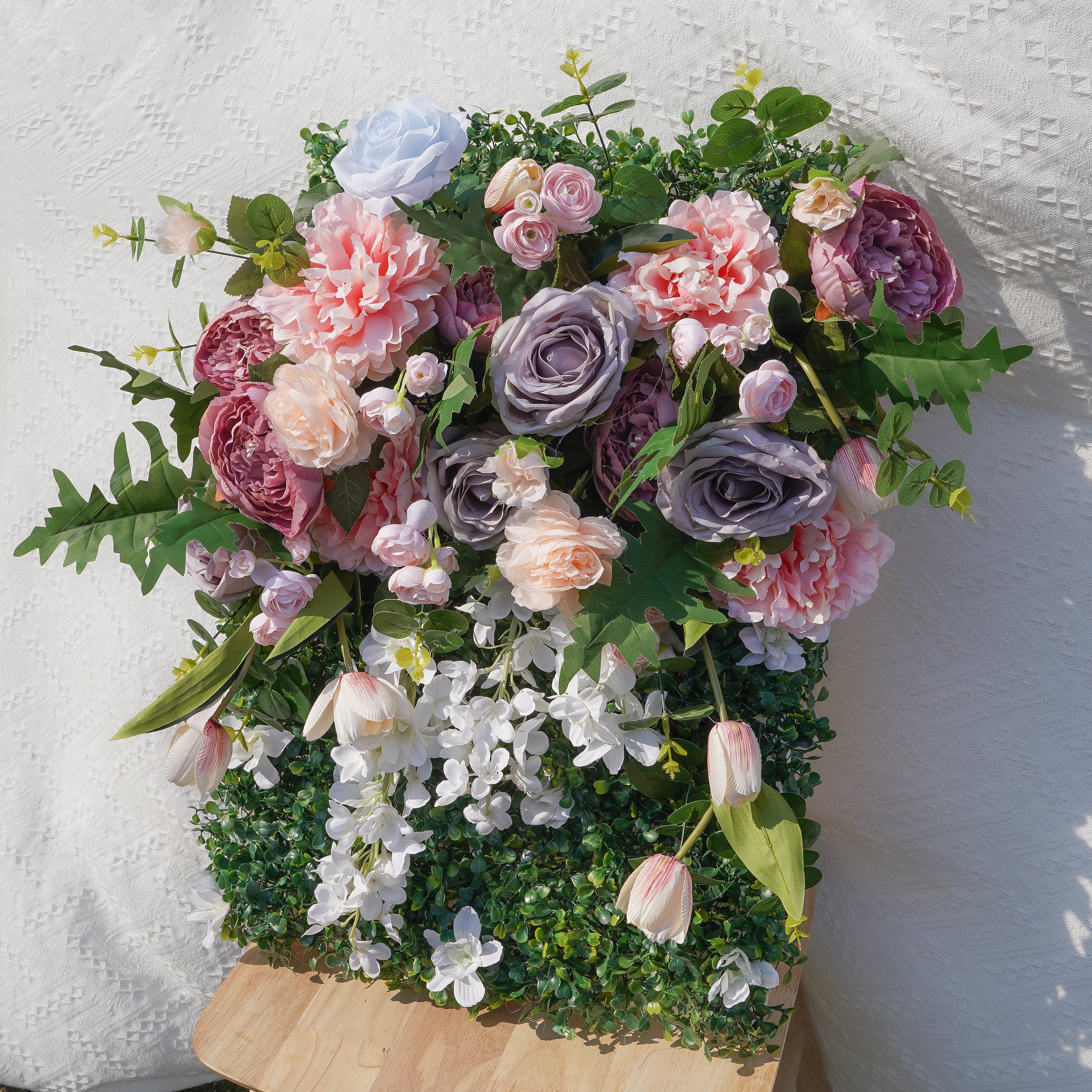 Rose Morning???The flower walls are made of artificial flowers in various colors, layered at different levels to create a lush, elegant and natural look. The exclusive zipper design and roll-up design make it easy to install and remove.??¨¤