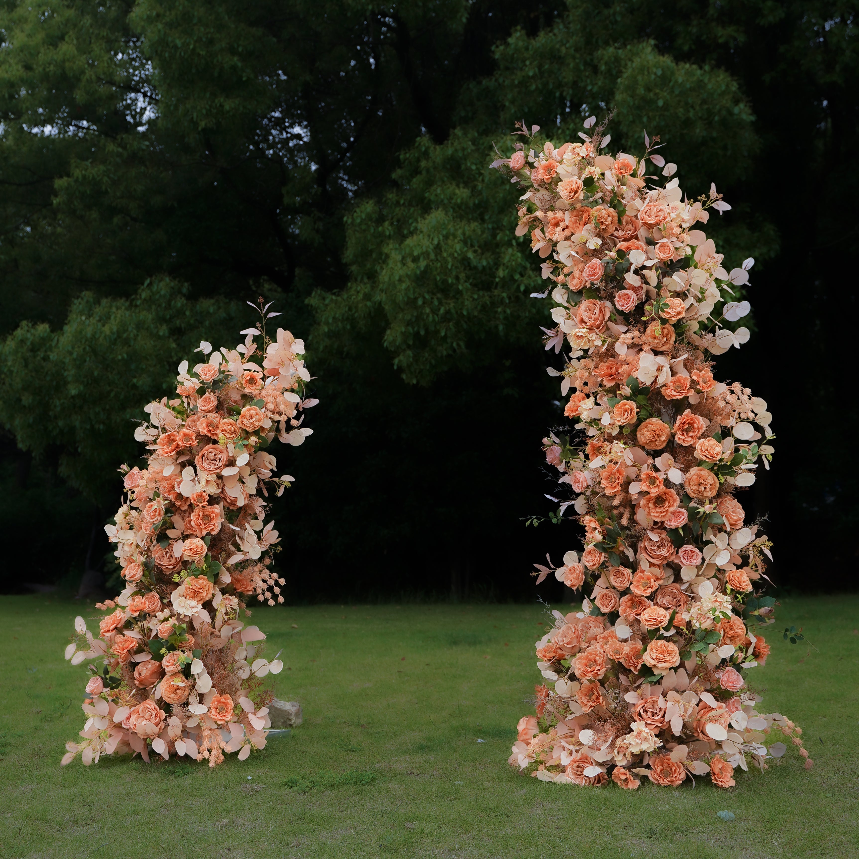 Rose Morning Maven flower arch is a flower arch made of artificial flowers for weddings, parties, birthdays and other events. The flower arch is made of metal frame, easy to assemble and disassemble. Big enough for your guests to take pictures and keep. Flower arches are made of high quality material and durable. The color of the floral arch can be chosen according to your wedding theme. A floral arch is the perfect decoration for any occasion and is sure to impress your guests.