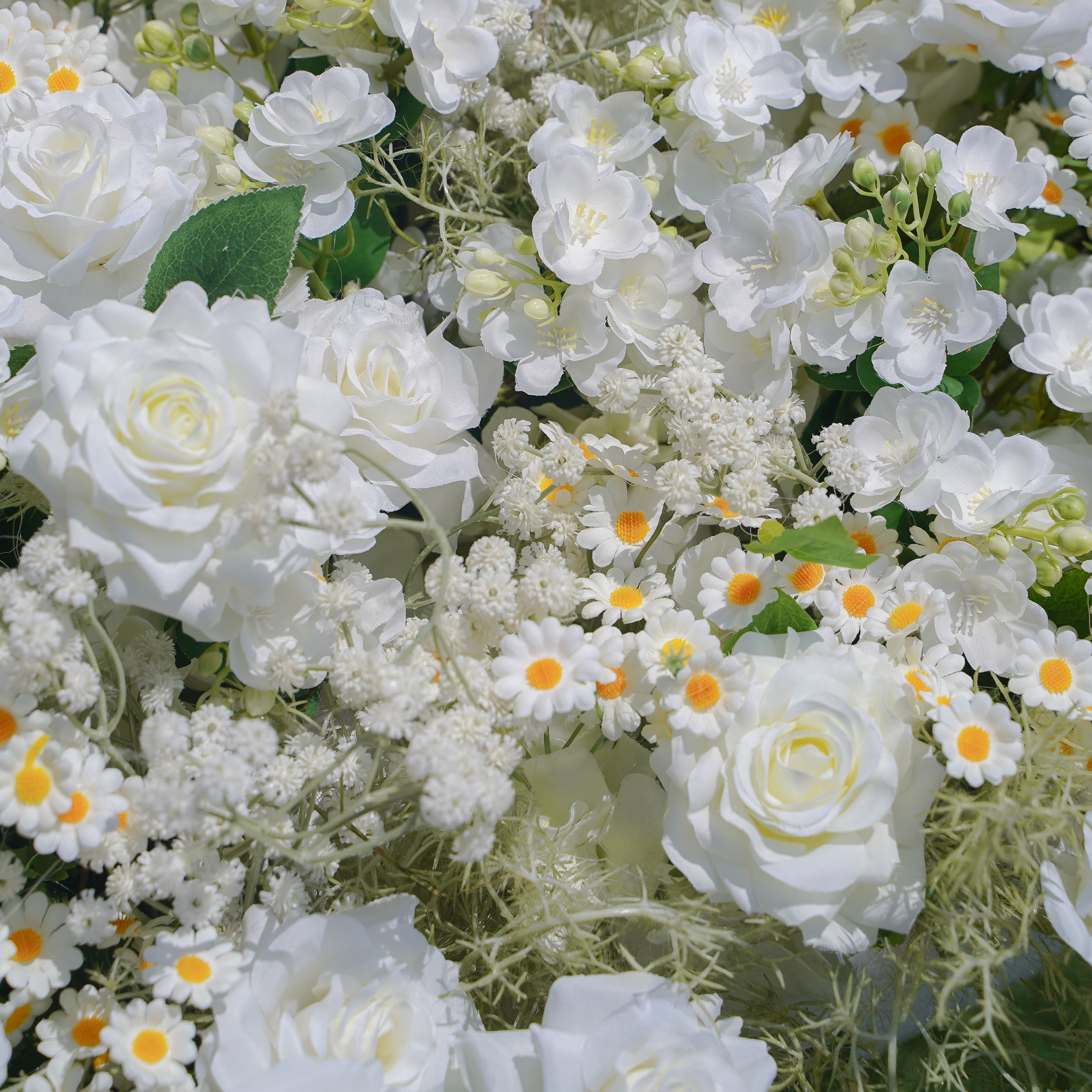 The flower walls are made of artificial flowers in various colors, layered at different levels to create a lush, elegant and natural look. The exclusive zipper design and roll-up design make it easy to install and remove.Rose Morning