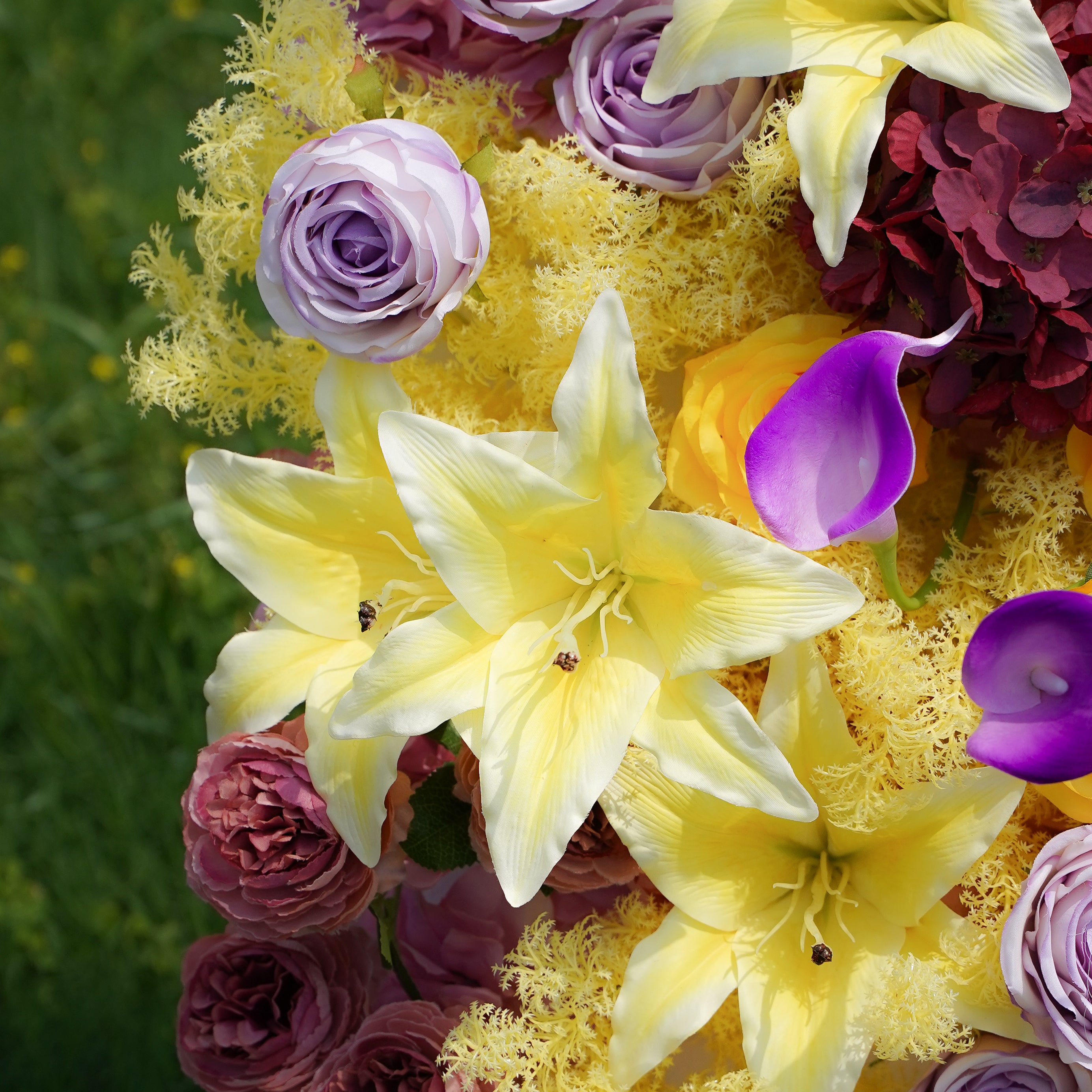 The flower walls are made of artificial flowers in various colors, layered at different levels to create a lush, elegant and natural look. The exclusive zipper design and roll-up design make it easy to install and remove.