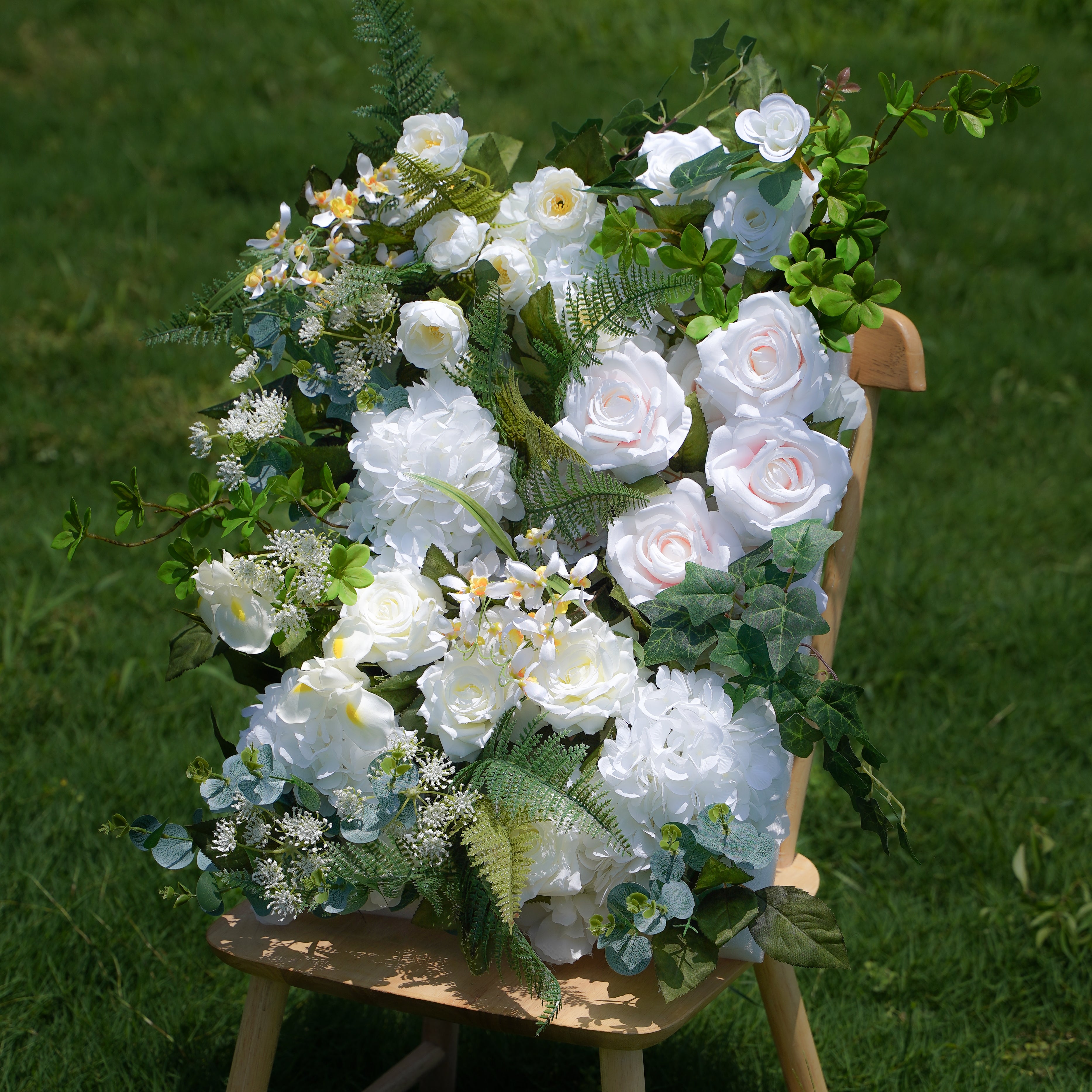 This is an artificial roller shutter flower wall made of 5D fabric, it is made of thousands of roses in bright colors and very realistic. This flower wall is perfect for decorating any occasion, such as weddings, parties, birthday parties and more. It can also be used to decorate your home and make your home more beautiful.
