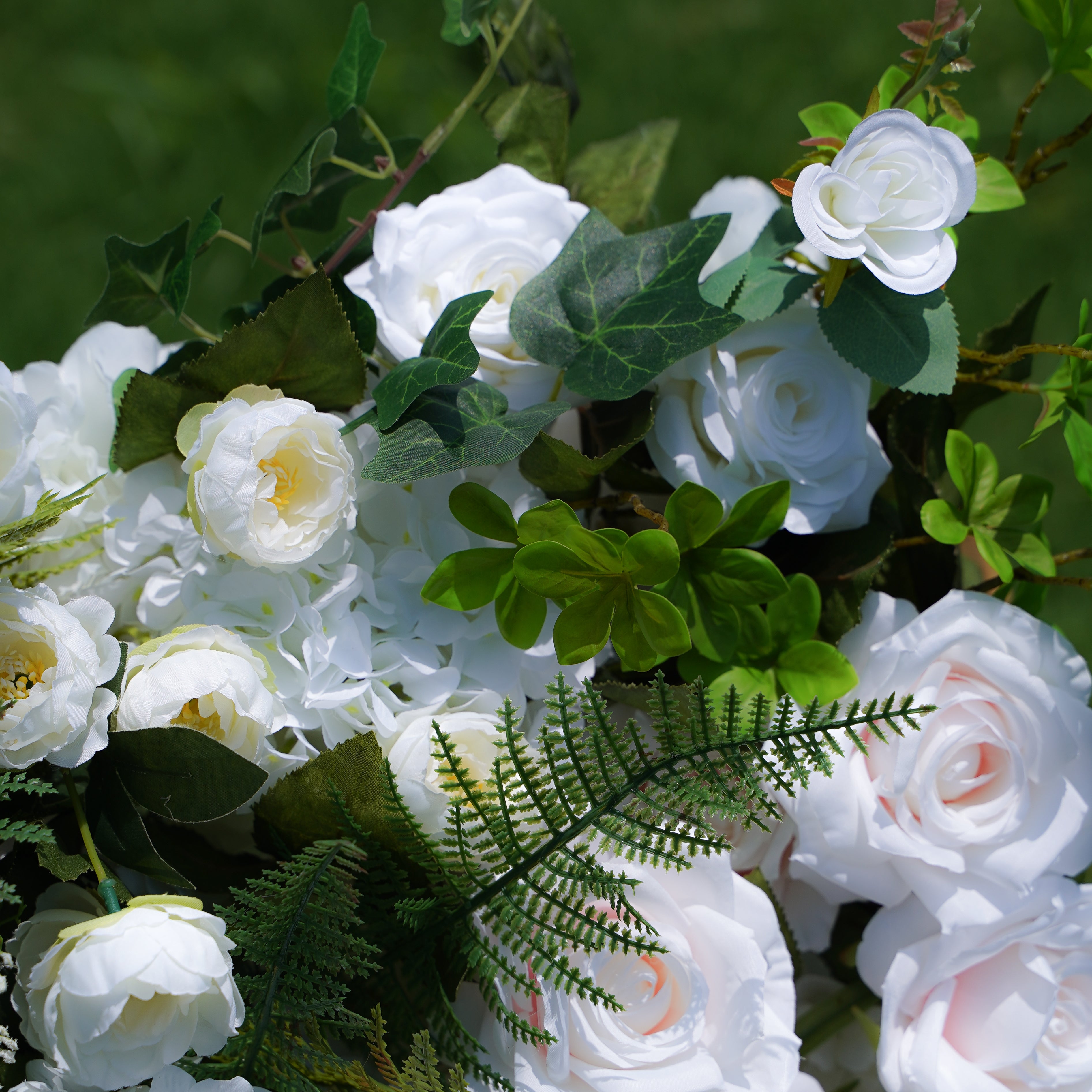 This is an artificial roller shutter flower wall made of 5D fabric, it is made of thousands of roses in bright colors and very realistic. This flower wall is perfect for decorating any occasion, such as weddings, parties, birthday parties and more. It can also be used to decorate your home and make your home more beautiful.