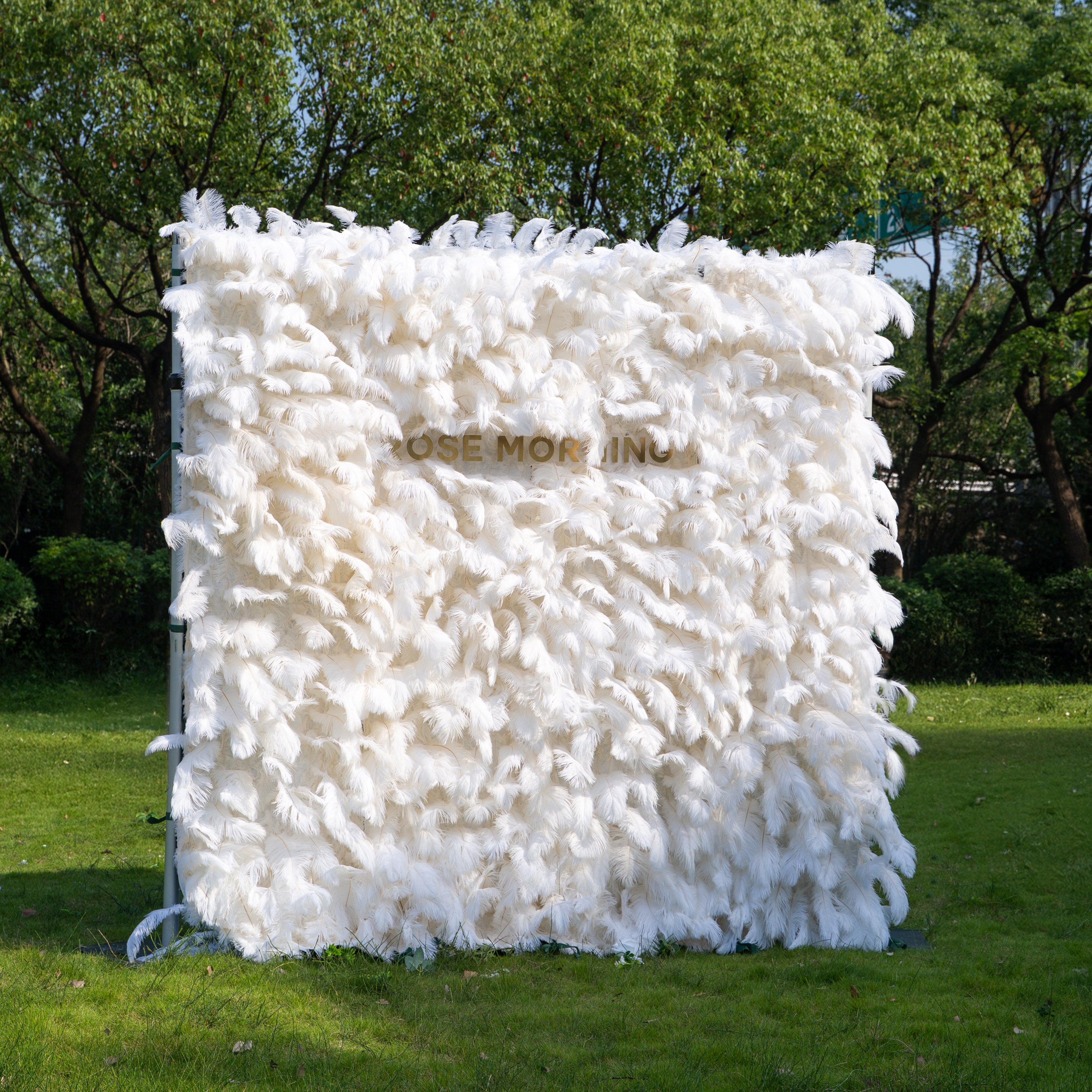 White Feather 2025:5D Fabric Artificial rolling up curtain flower wall