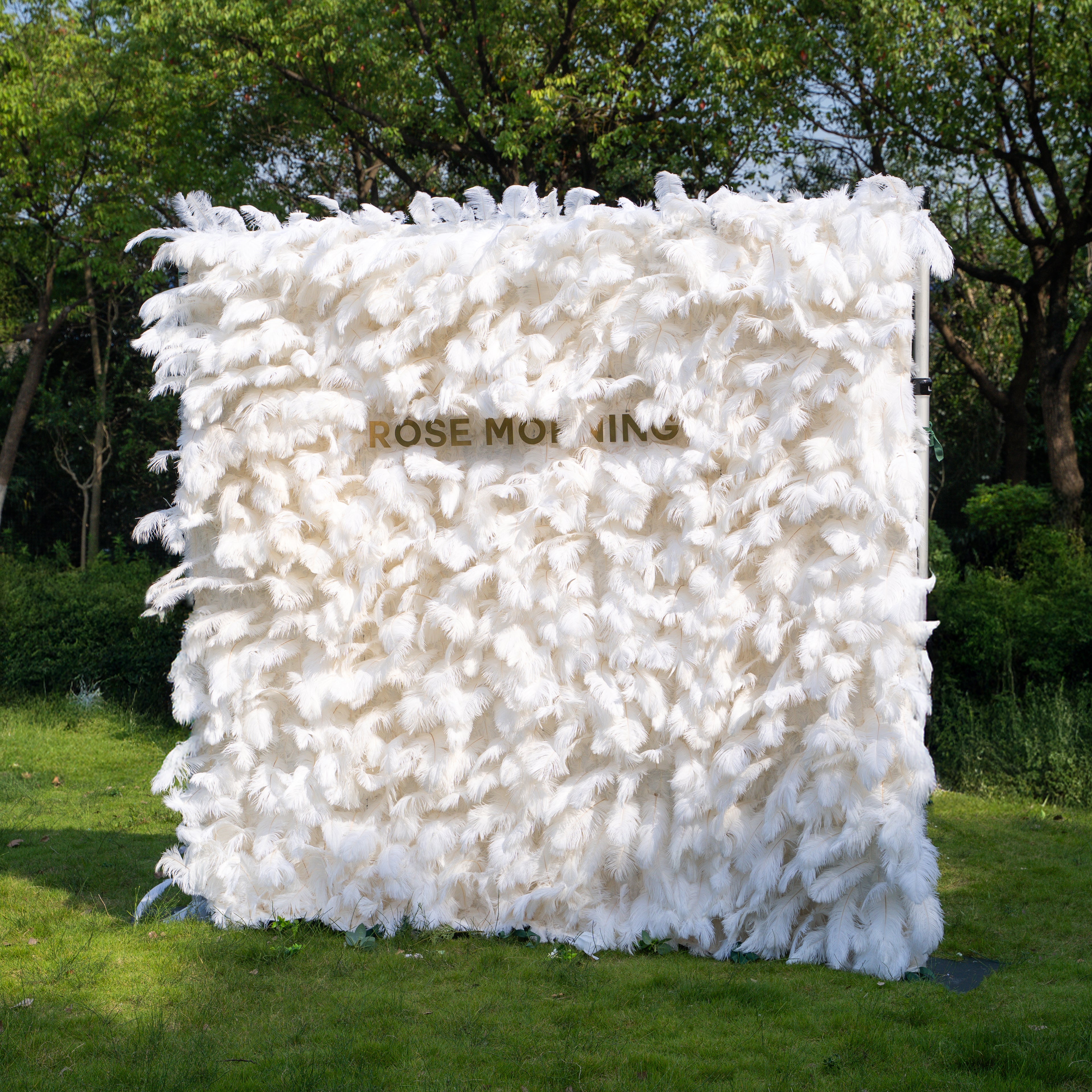 White Feather 2025:5D Fabric Artificial rolling up curtain flower wall