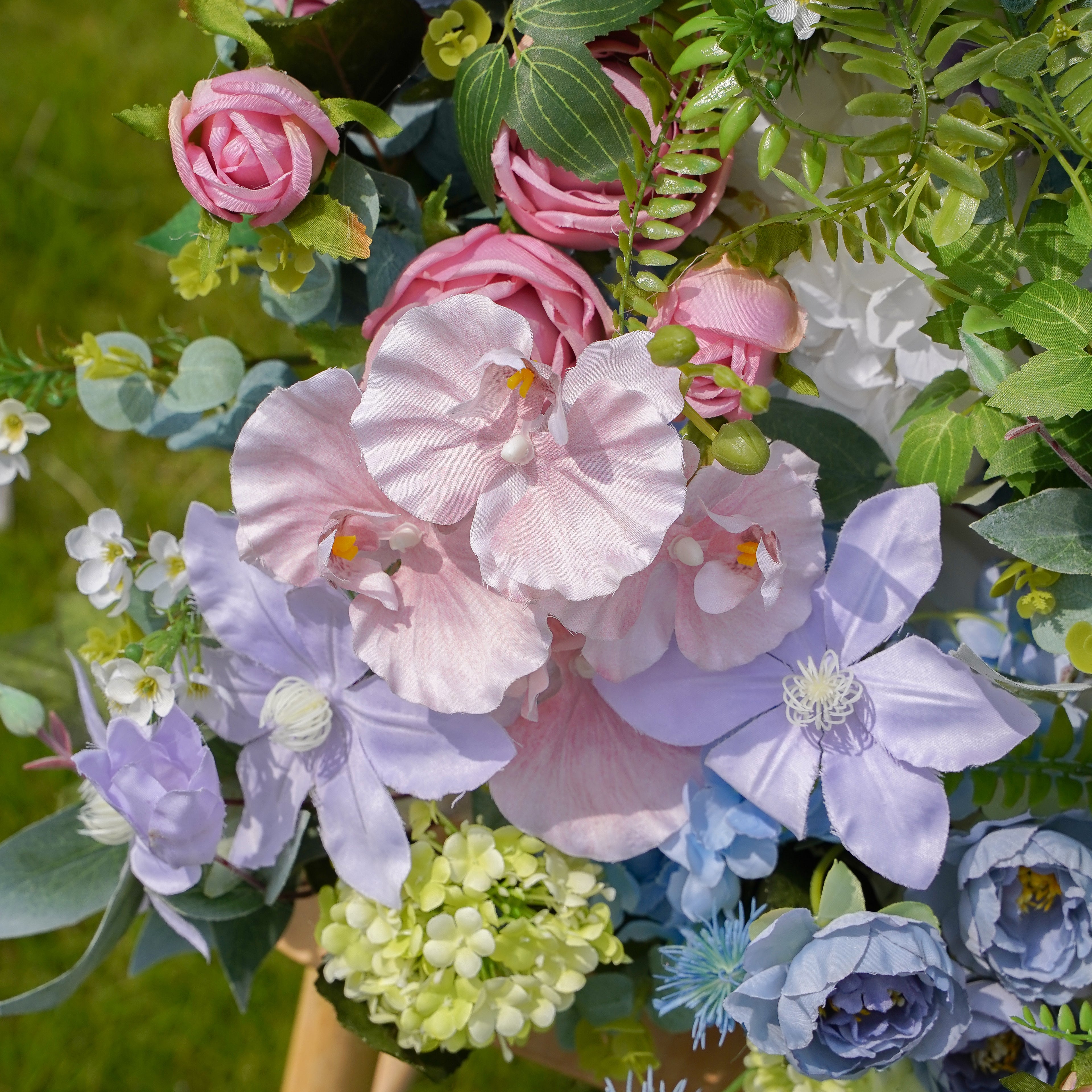 5D flower walls are a great way to add a touch of elegance and luxury to your home. They are also a more affordable option than real flowers, as they do not require maintenance or replacement.