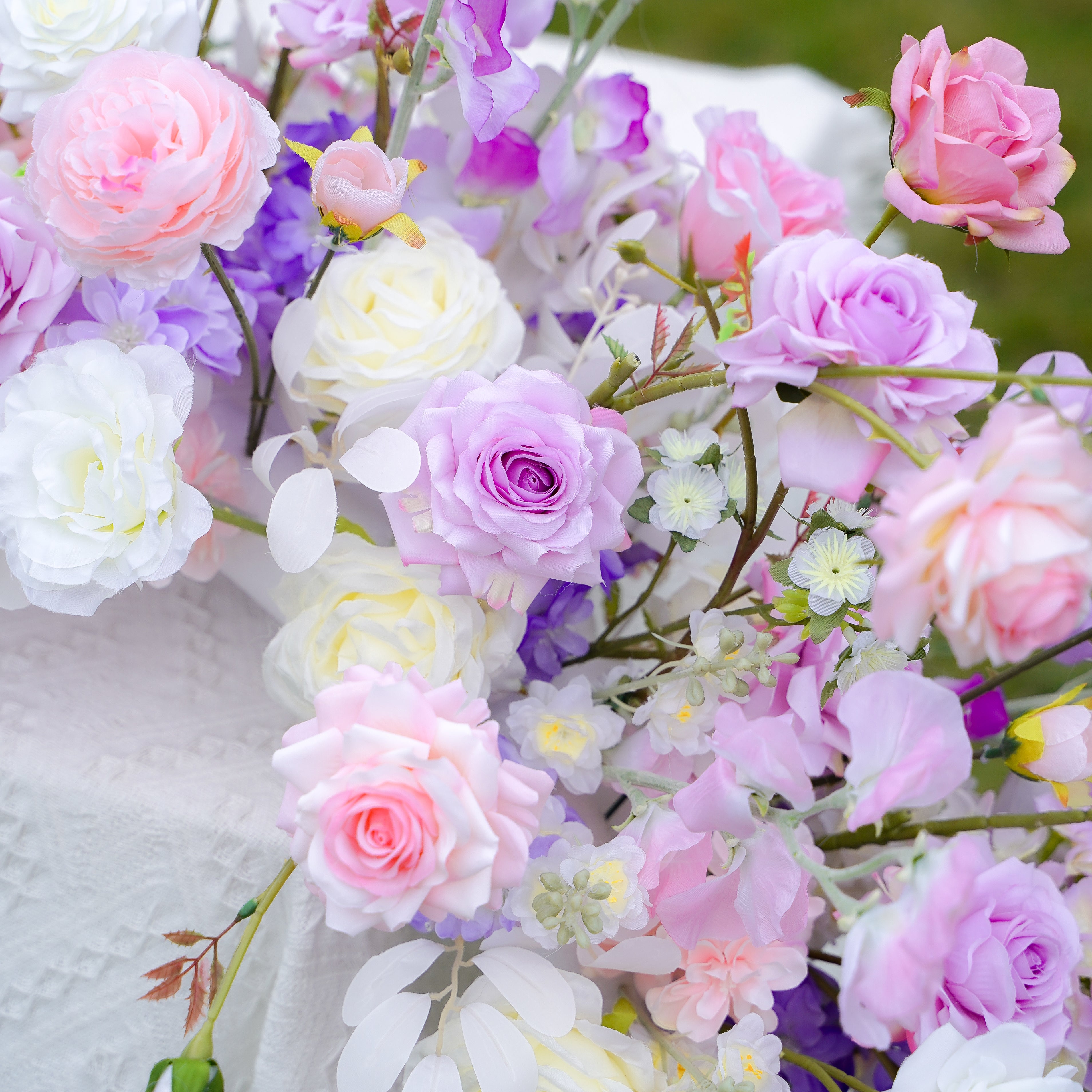Soft pink:2023 New Long strip flower row trailing long table table arrangement table flower R260 Rose Morning