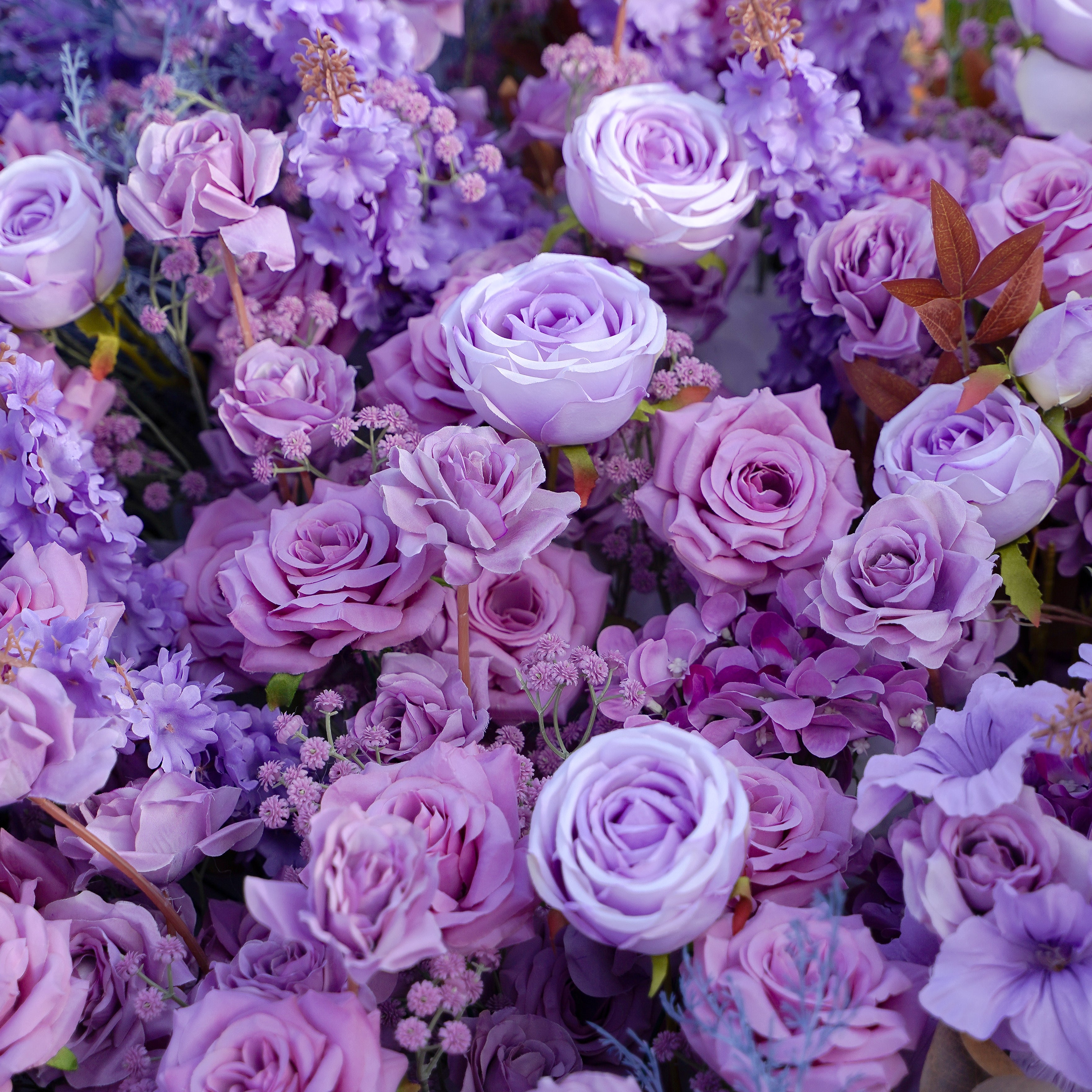 Hued Long strip flower row trailing long table table arrangement table flower Rose Morning