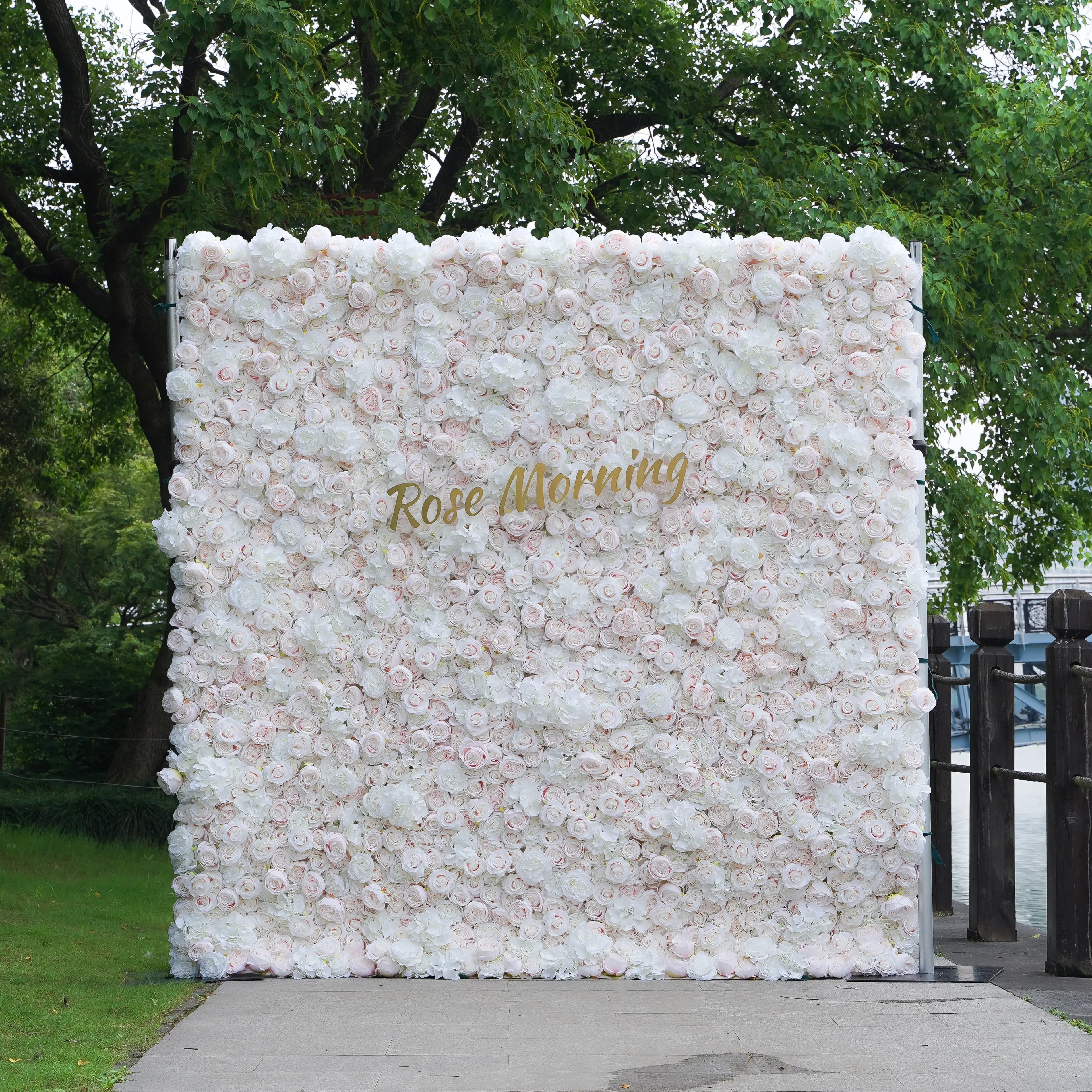 Daisy:4D Fabric Artificial rolling up curtain flower wall