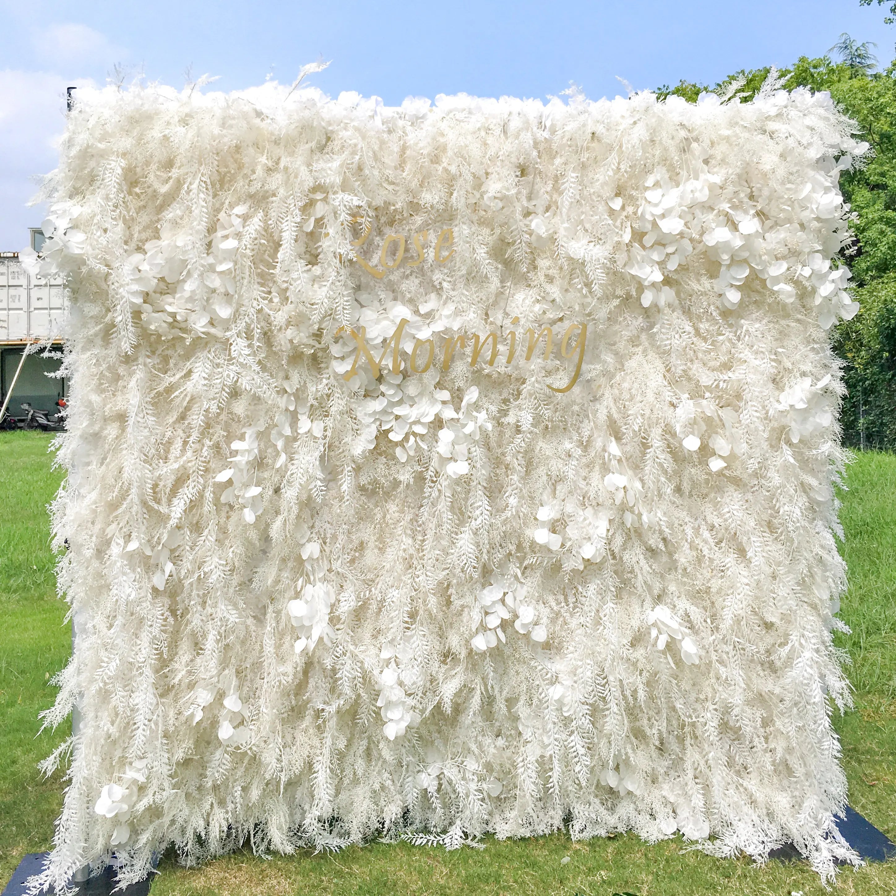 Dream:5D White Fabric Artificial rolling up curtain flower wall