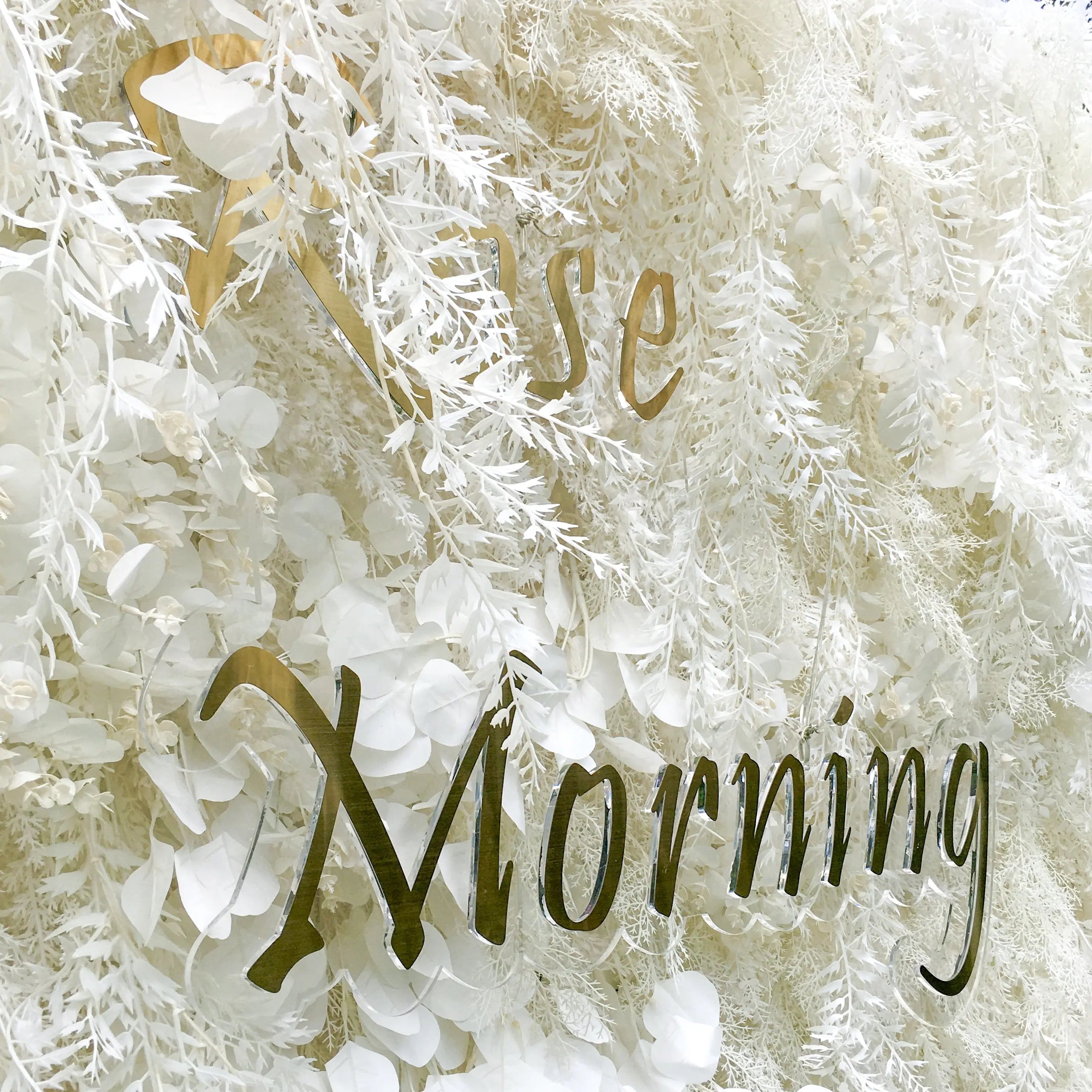 Dream:5D White Fabric Artificial rolling up curtain flower wall
