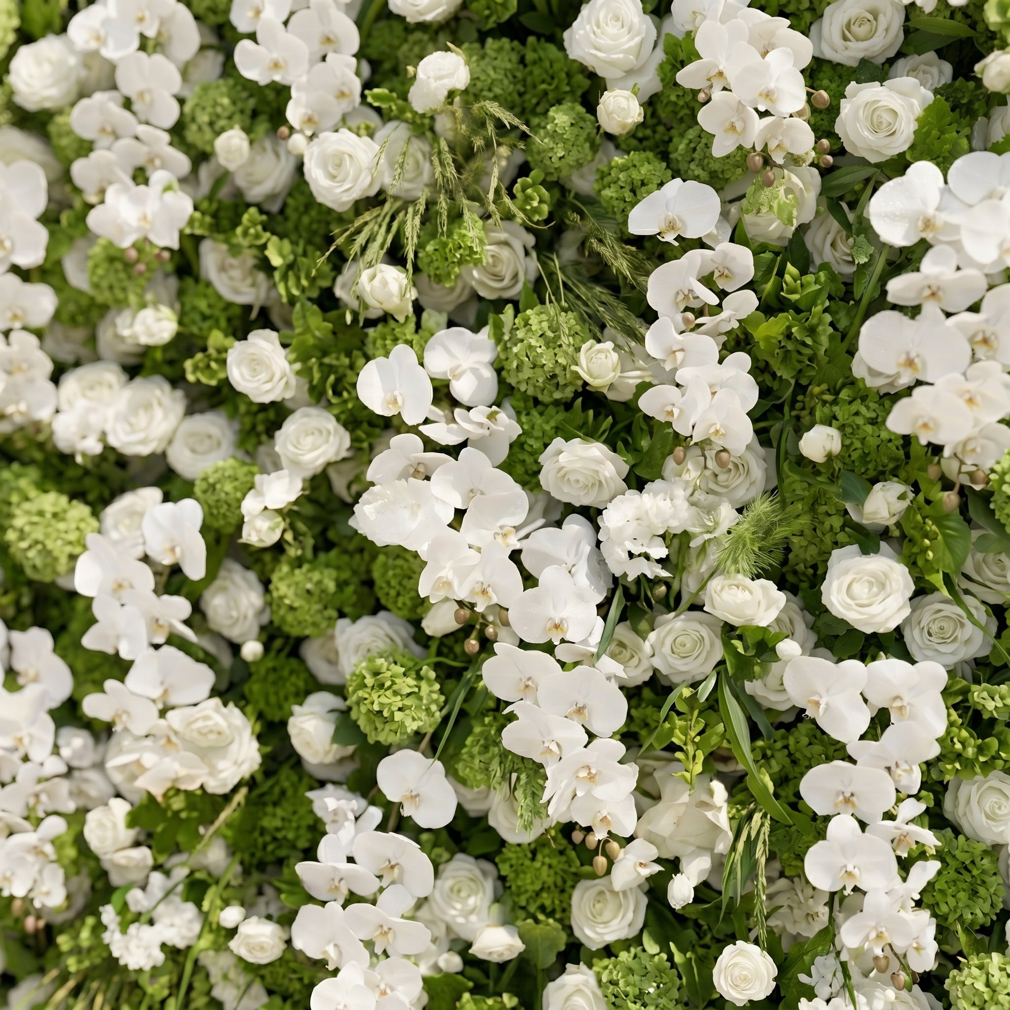 Evelaria: Luxury 5D White & Green Silk Floral Wall Roll-Up Backdrop for Edgy Romantic Weddings