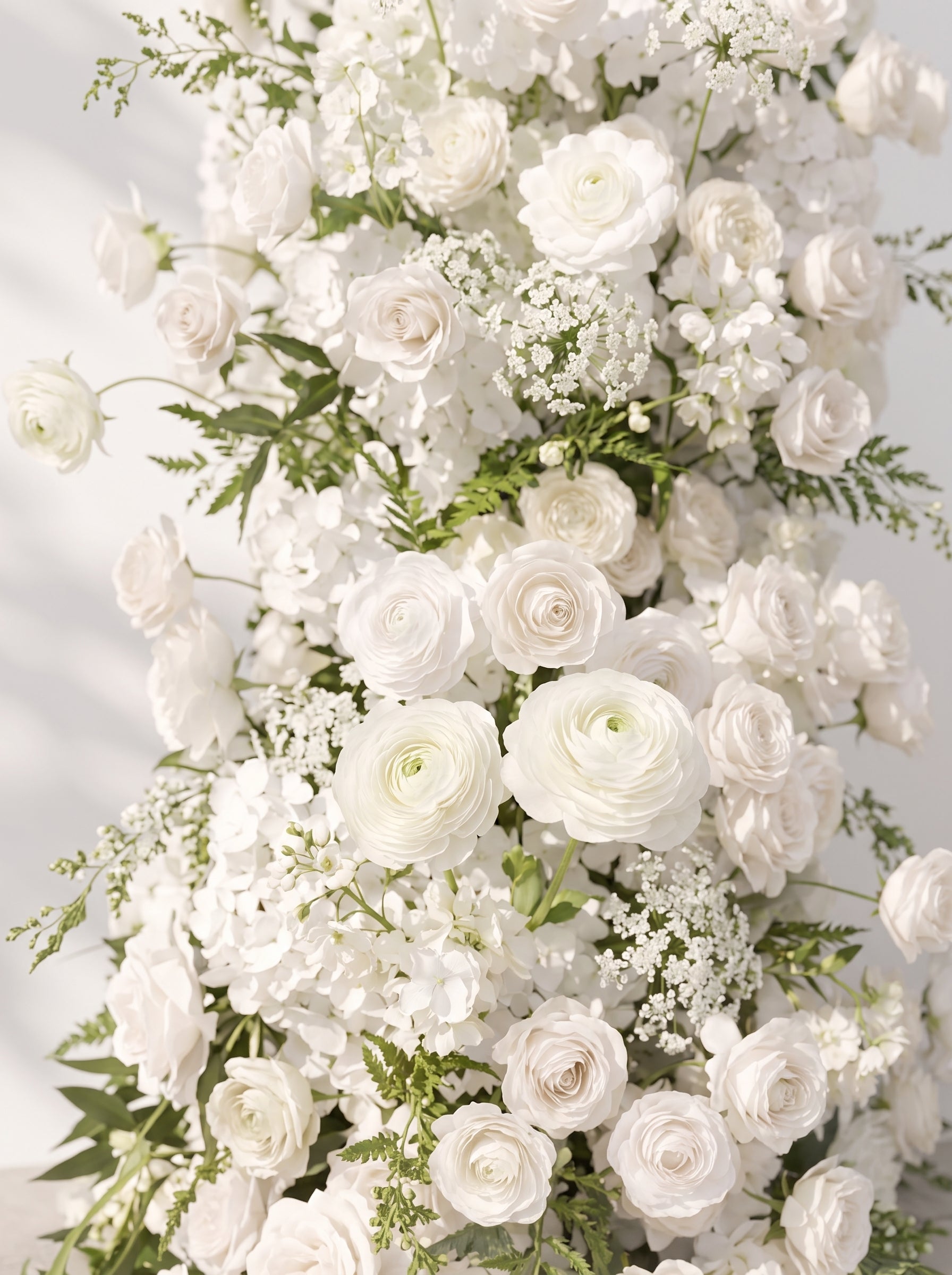 Karelie: Wedding Background Arch Pillar Decorative Flower Row Excluding Frame — floral detail
