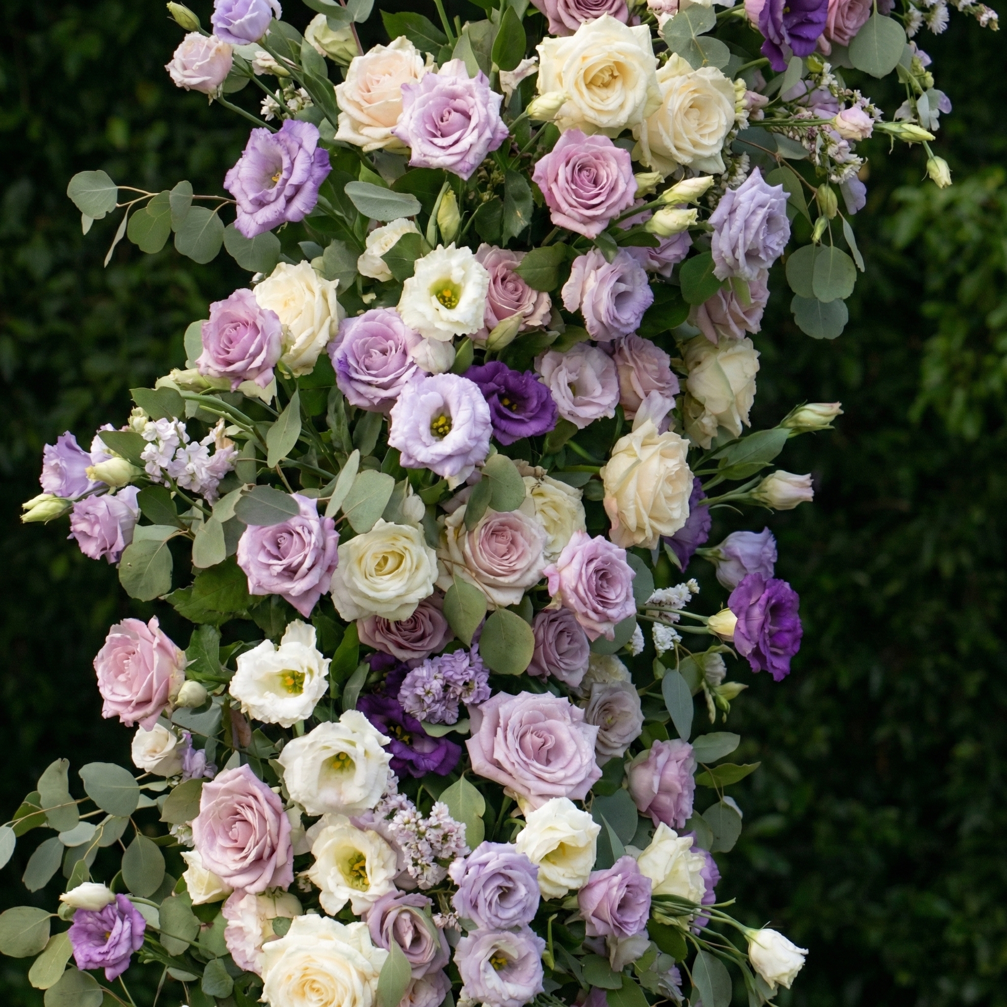 Leth: Elegant Lavender & Cream Silk Rose Arch Floral Set for Luxury Wedding Ceremonies & Garden Party