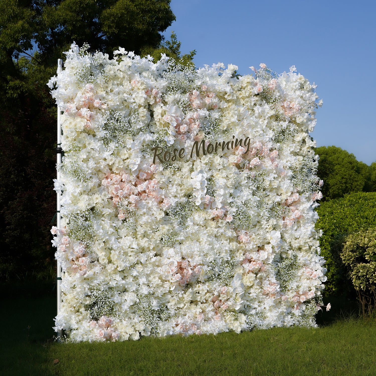 The flower walls are made of artificial flowers in various colors, layered at different levels to create a lush, elegant and natural look. The exclusive zipper design and roll-up design make it easy to install and remove.Rose Morning