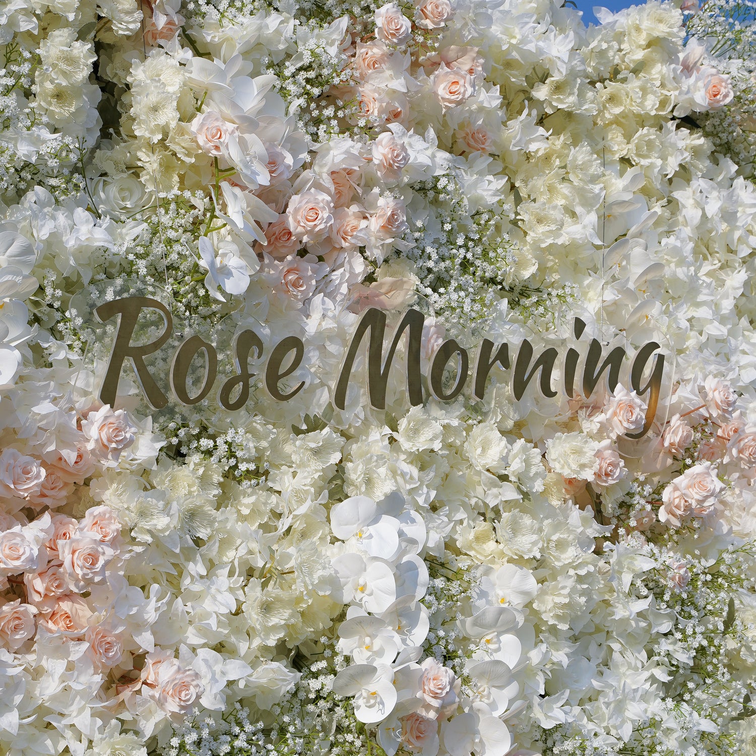 The flower walls are made of artificial flowers in various colors, layered at different levels to create a lush, elegant and natural look. The exclusive zipper design and roll-up design make it easy to install and remove.Rose Morning