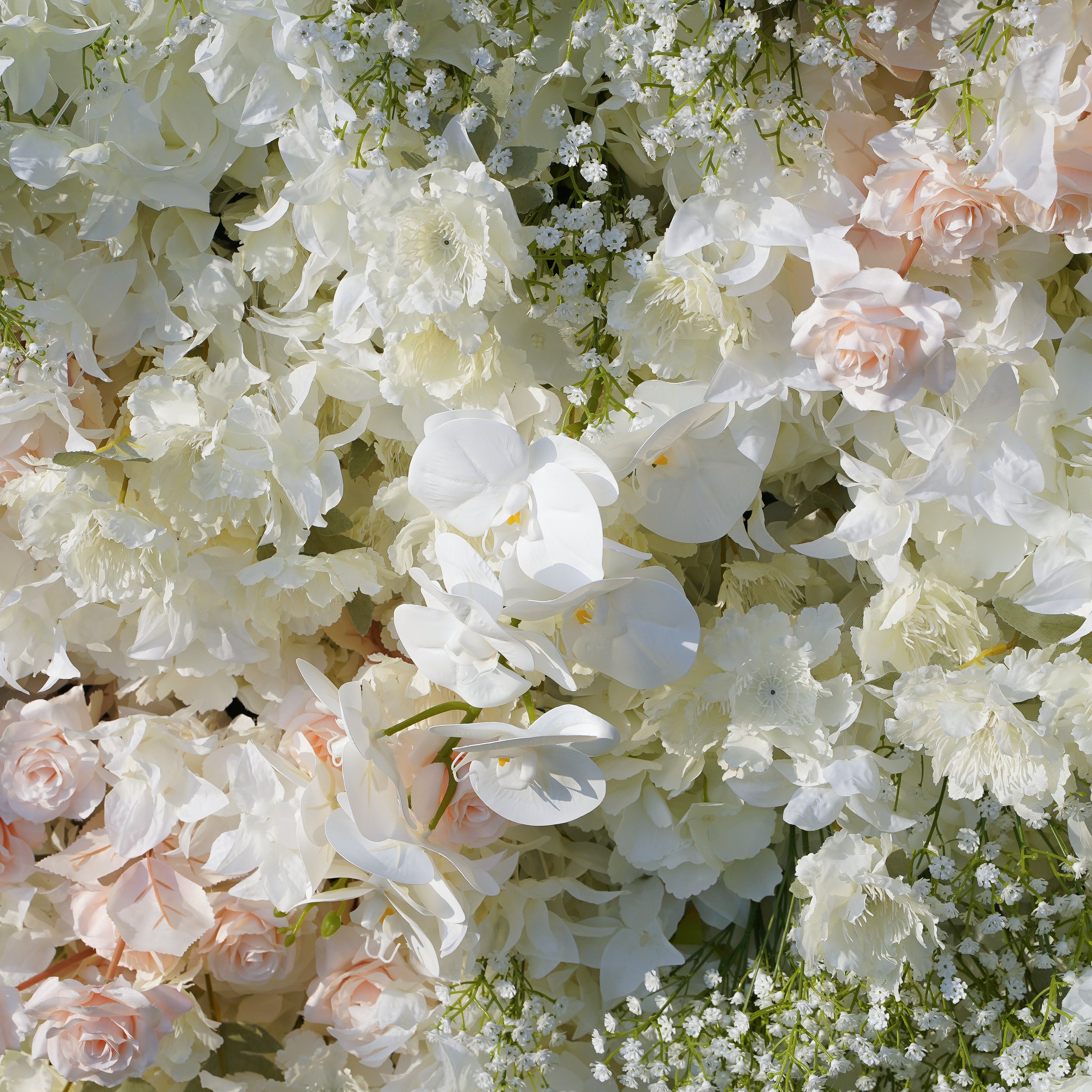 The flower walls are made of artificial flowers in various colors, layered at different levels to create a lush, elegant and natural look. The exclusive zipper design and roll-up design make it easy to install and remove.Rose Morning