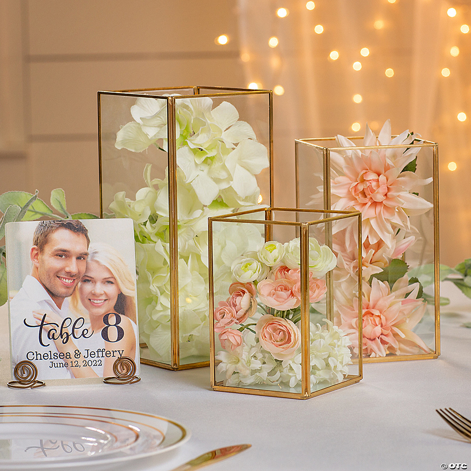 This set of 3 gold geometric square candle holders is perfect for wedding and event decoration. They are made of durable metal material and feature a sleek geometric design. These candle holders are perfect for lighting candles for a romantic and elegant ambiance. They can also be used to display flowers or other decorations. This set of candle holders is functional and easy to use. They coordinate with any decor style and are the perfect addition to any occasion.
