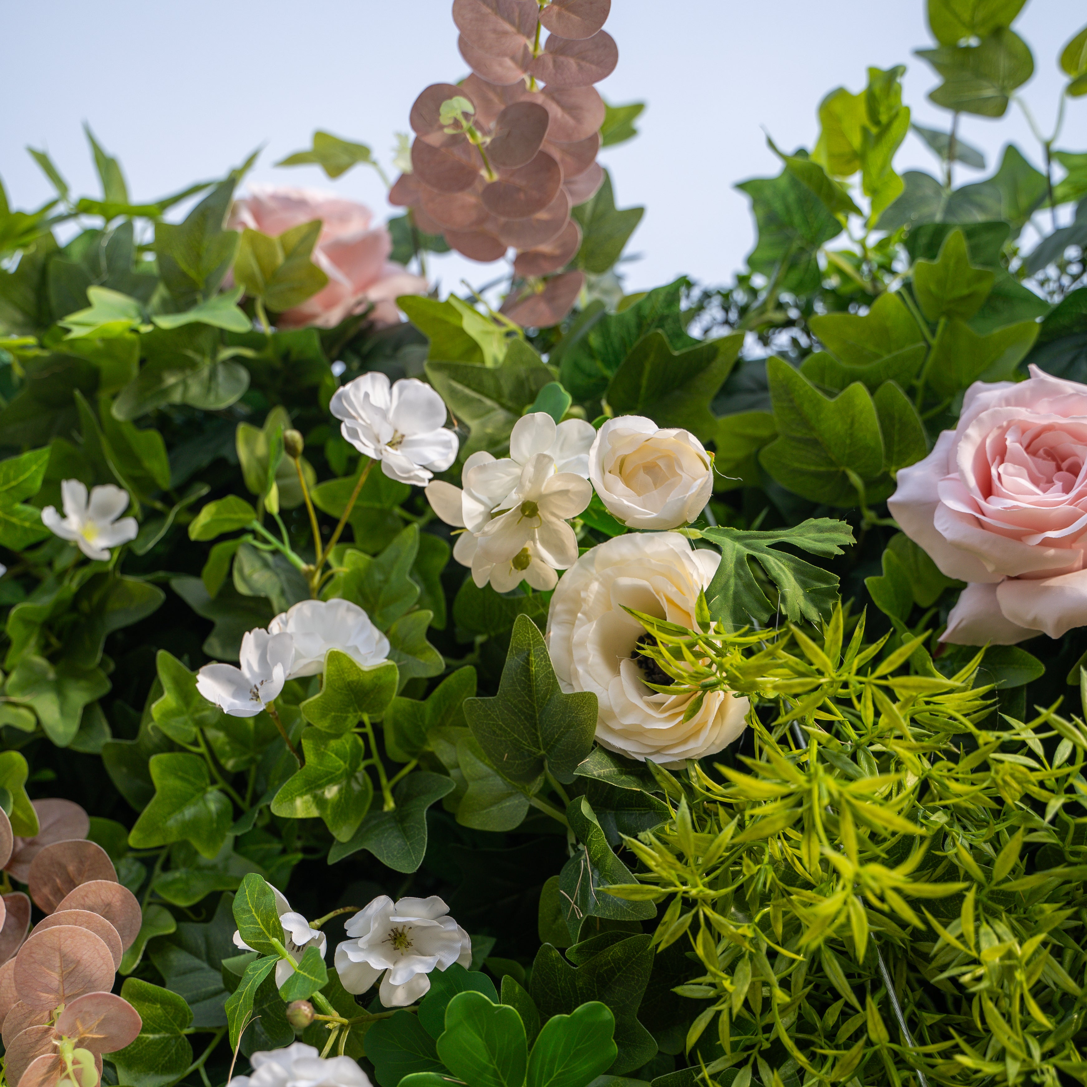 Bettina:4D Fabric Artificial rolling up curtain flower wall