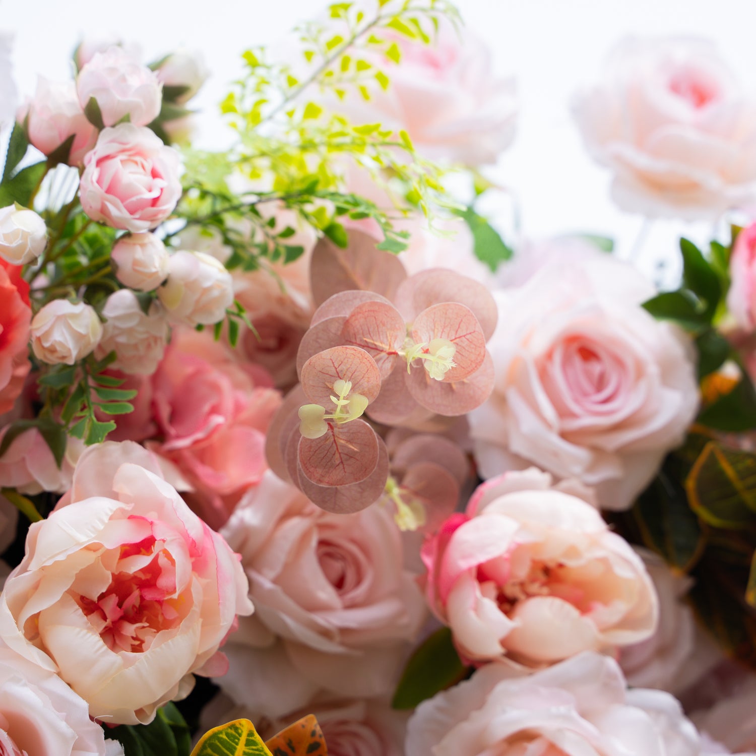 Daniela :5D Fabric Artificial rolling up curtain flower wall