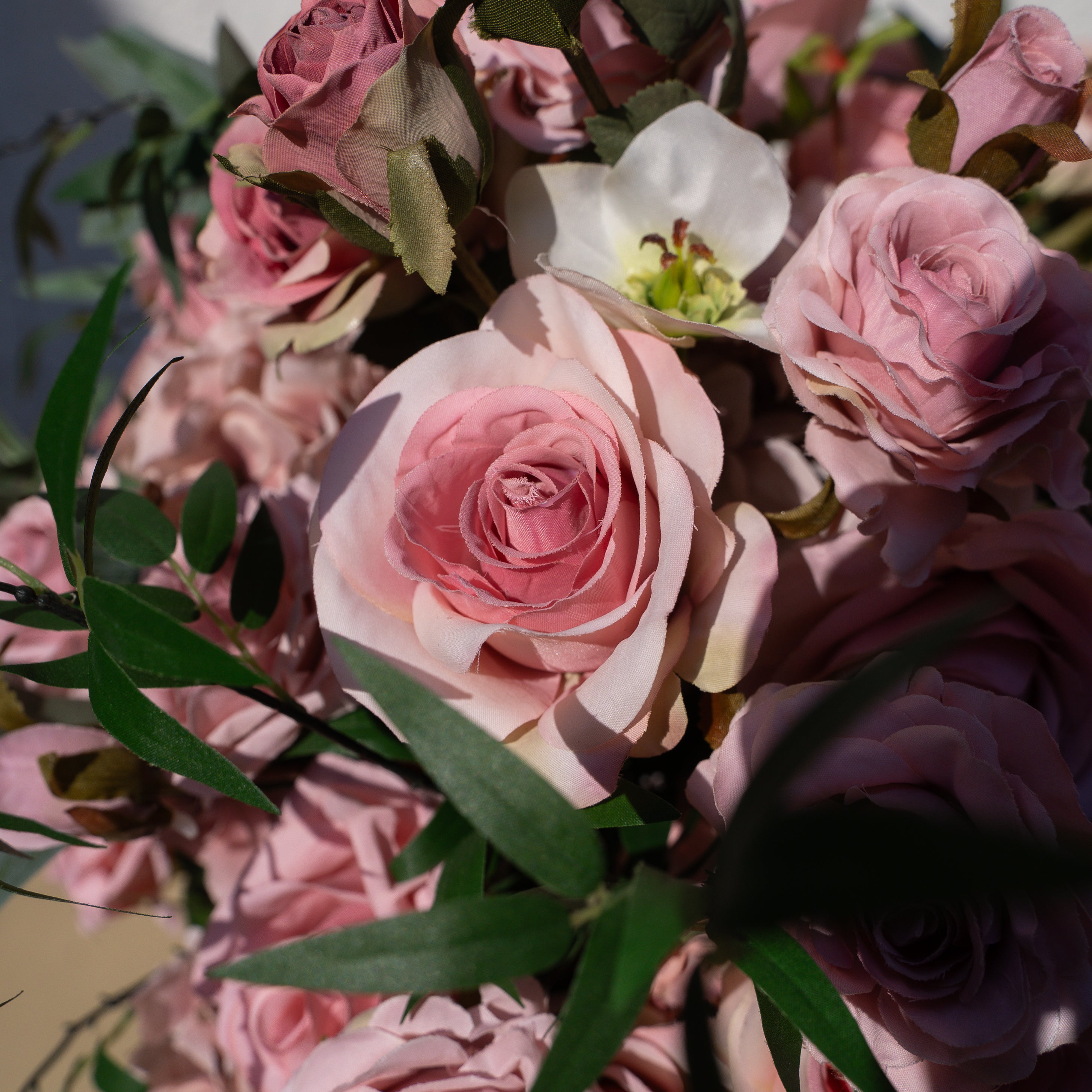 Eira: Pink Flower Ball Flower Centerpiece Bouquet Table Decoration for Wedding