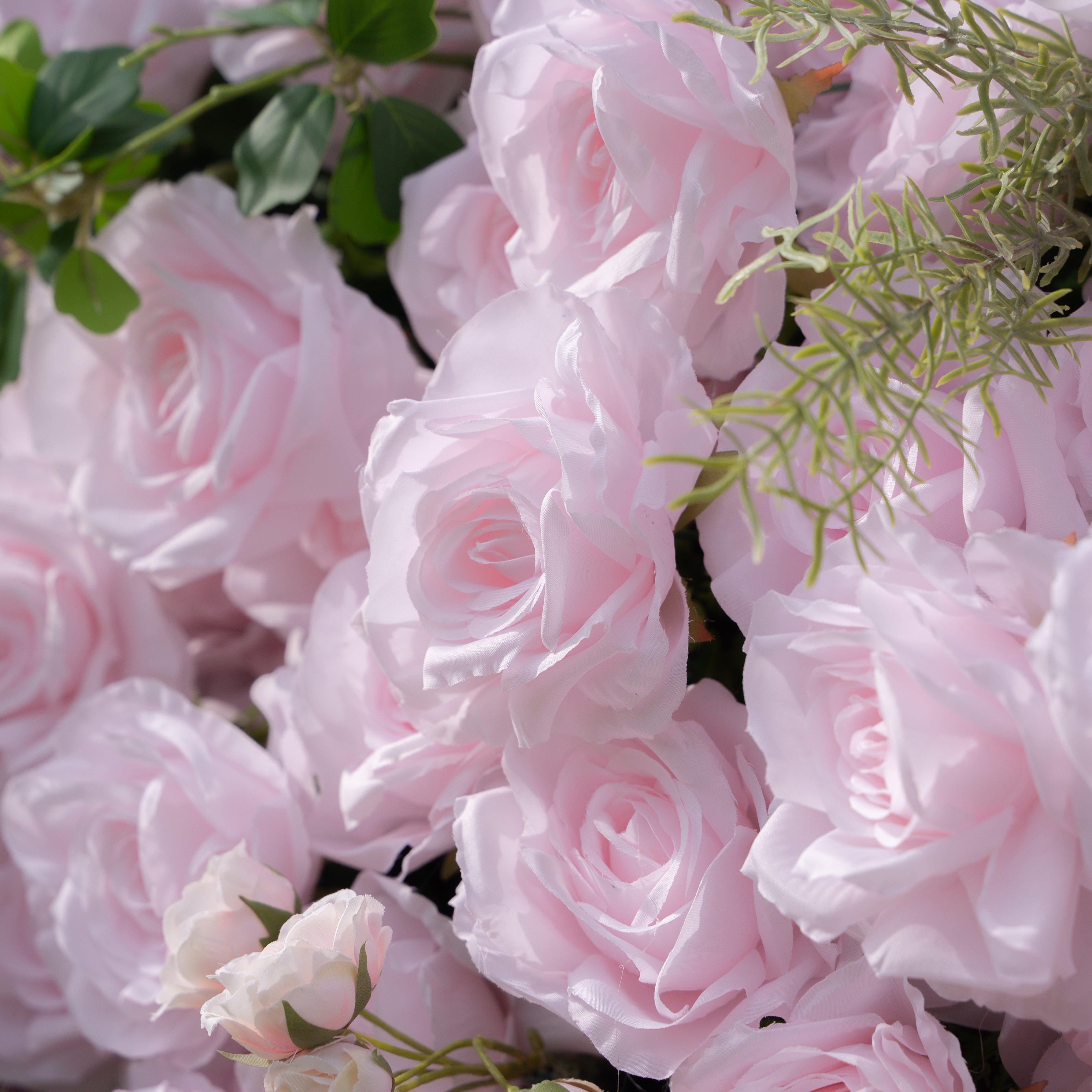 Elegante:5D Fabric Artificial rolling up curtain flower wall