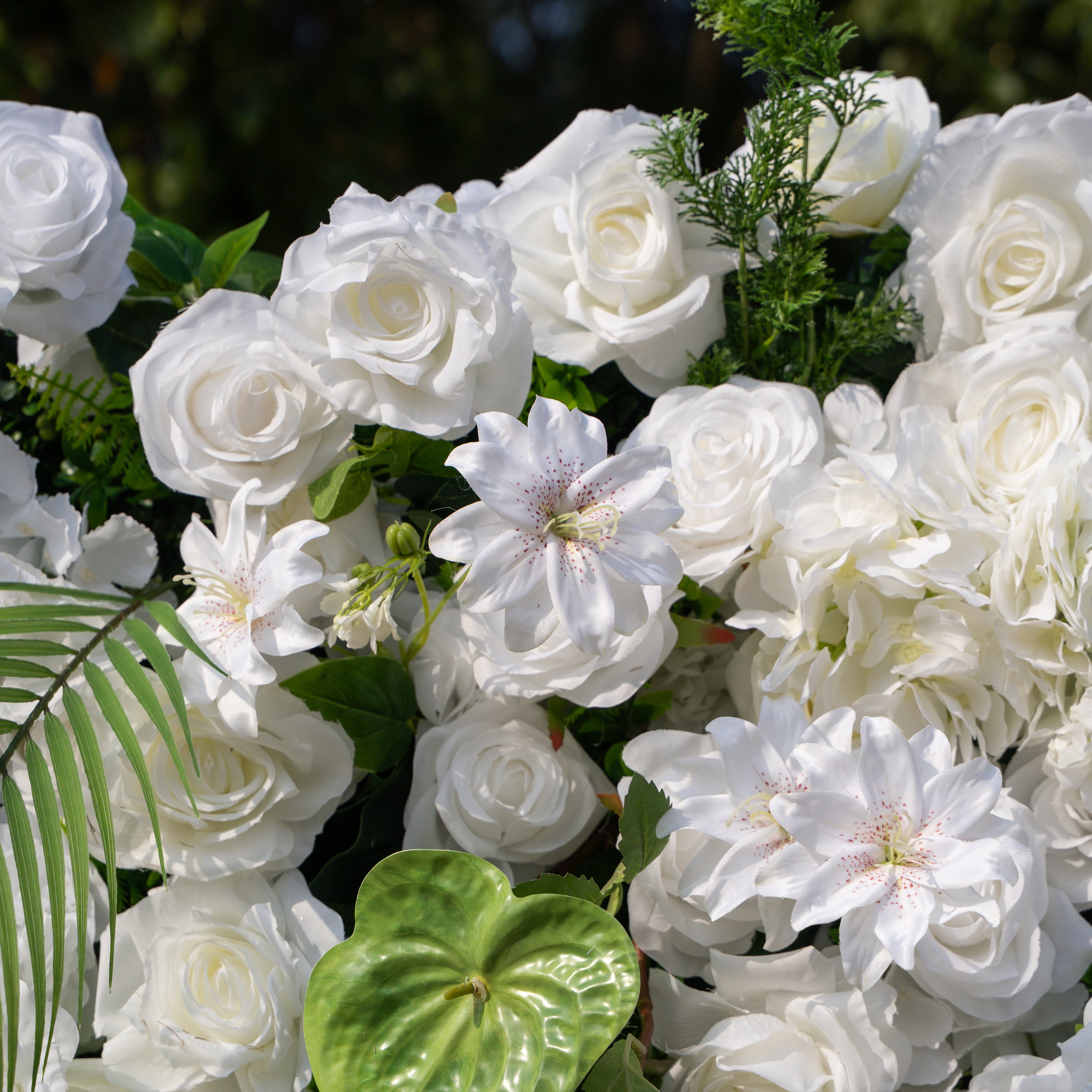 Estelle: 5D White Rose & Greenery Silk Floral Wall Roll-Up Fabric Backdrop for Natural Weddings & Garden Ceremonies