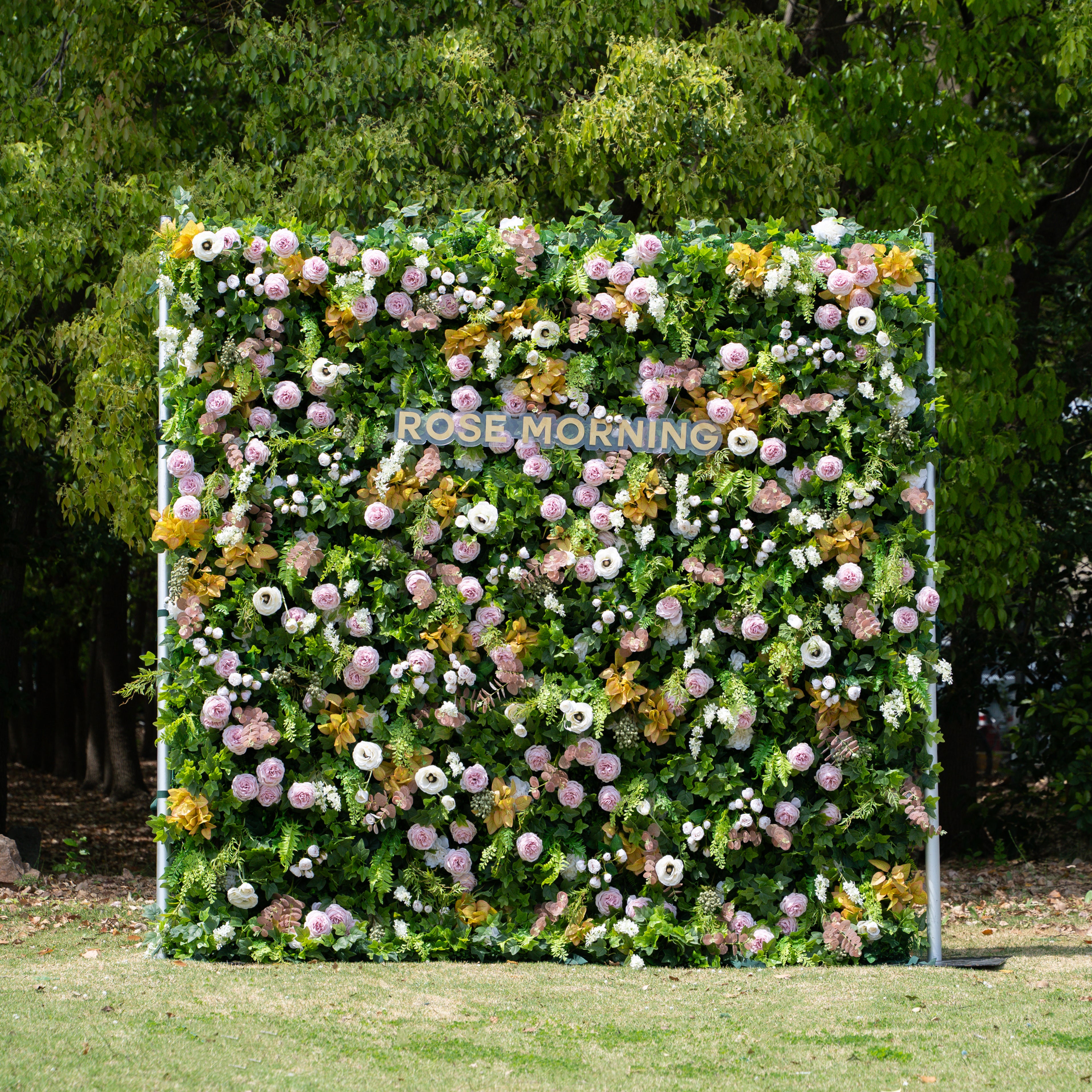 Fabrizia:5D Fabric Artificial rolling up curtain flower wall