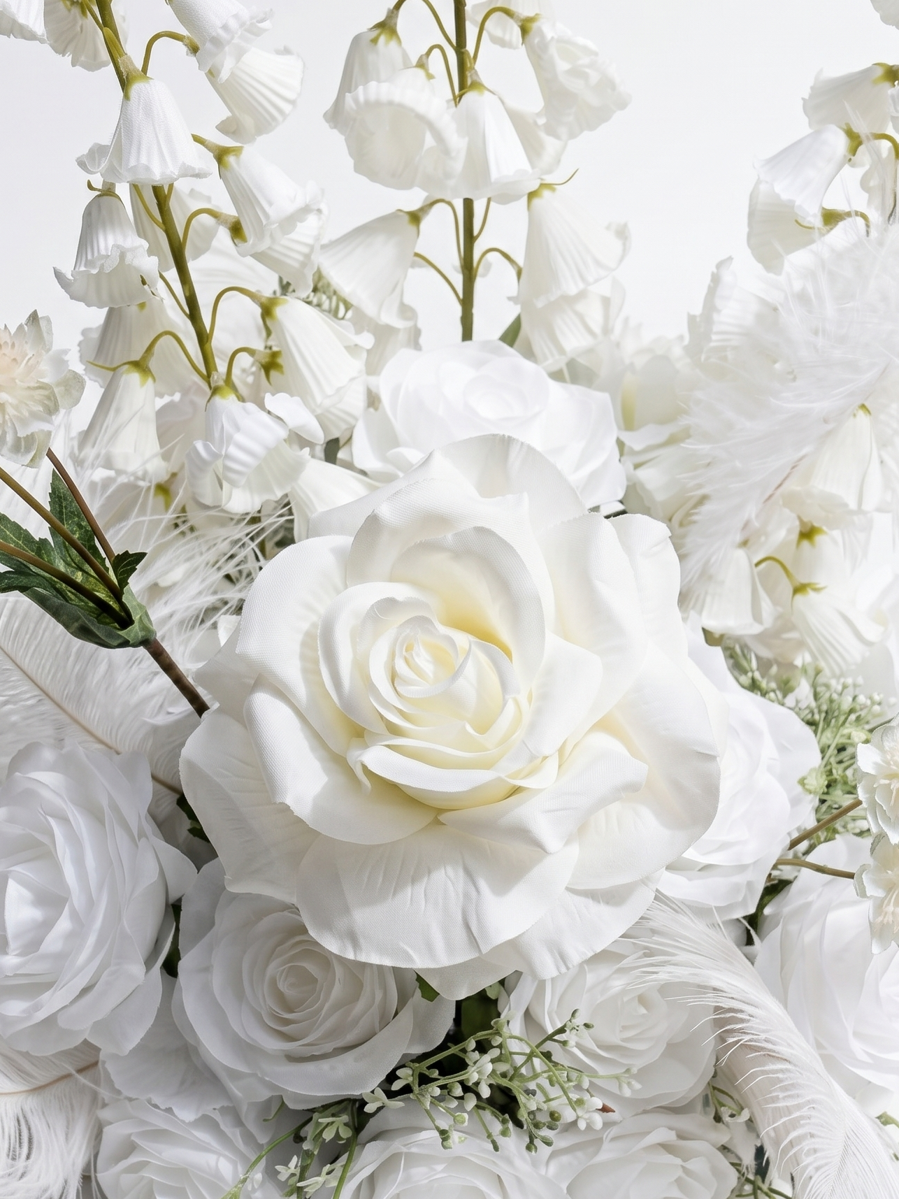 Florielle:White Artificial Rose Arrangements, Wedding Aisle & Table Decor Realistic Silk Flowers with Stable Base,Reusable,Ideal for Indoor Outdoor Ceremonies,Parties & Table Centerpieces