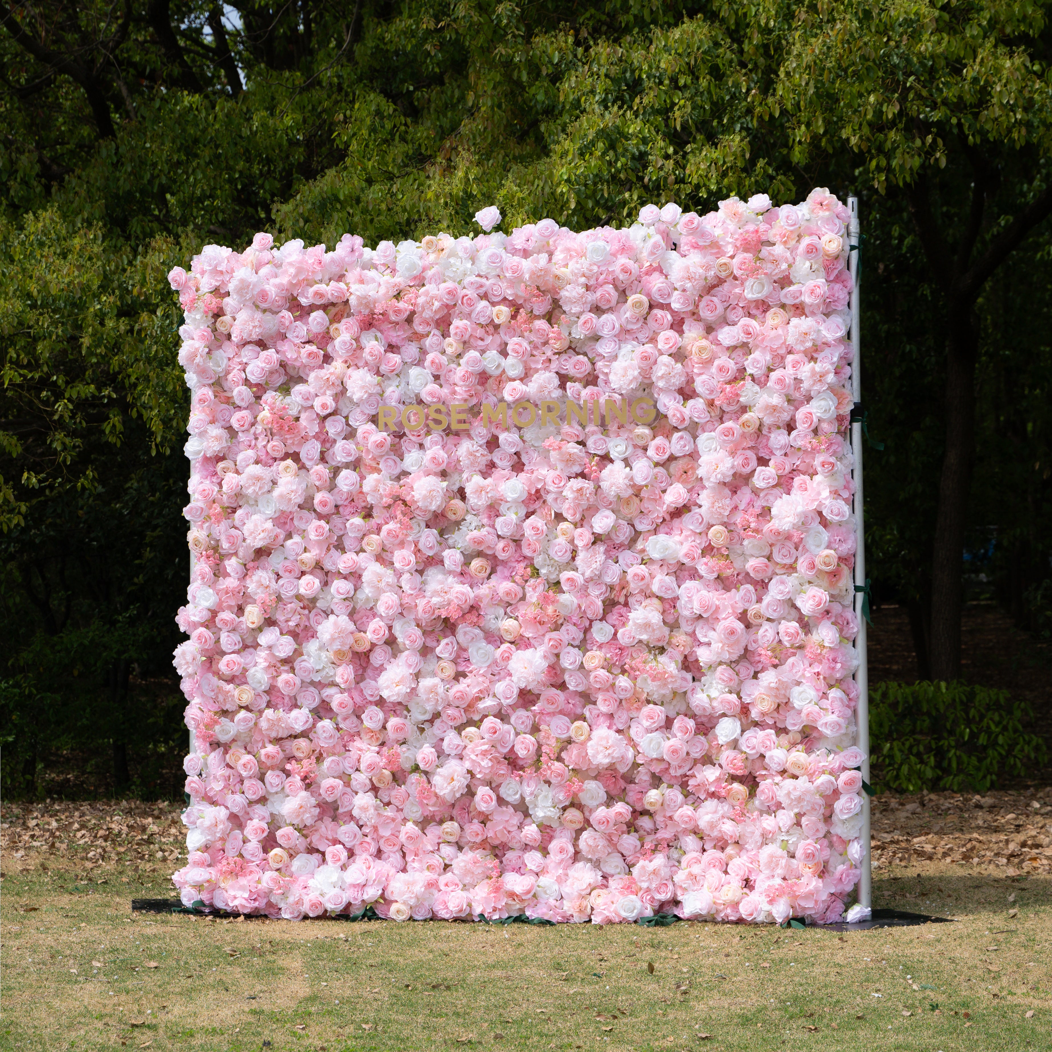 Kissing:5D Fabric Artificial rolling up curtain flower wall