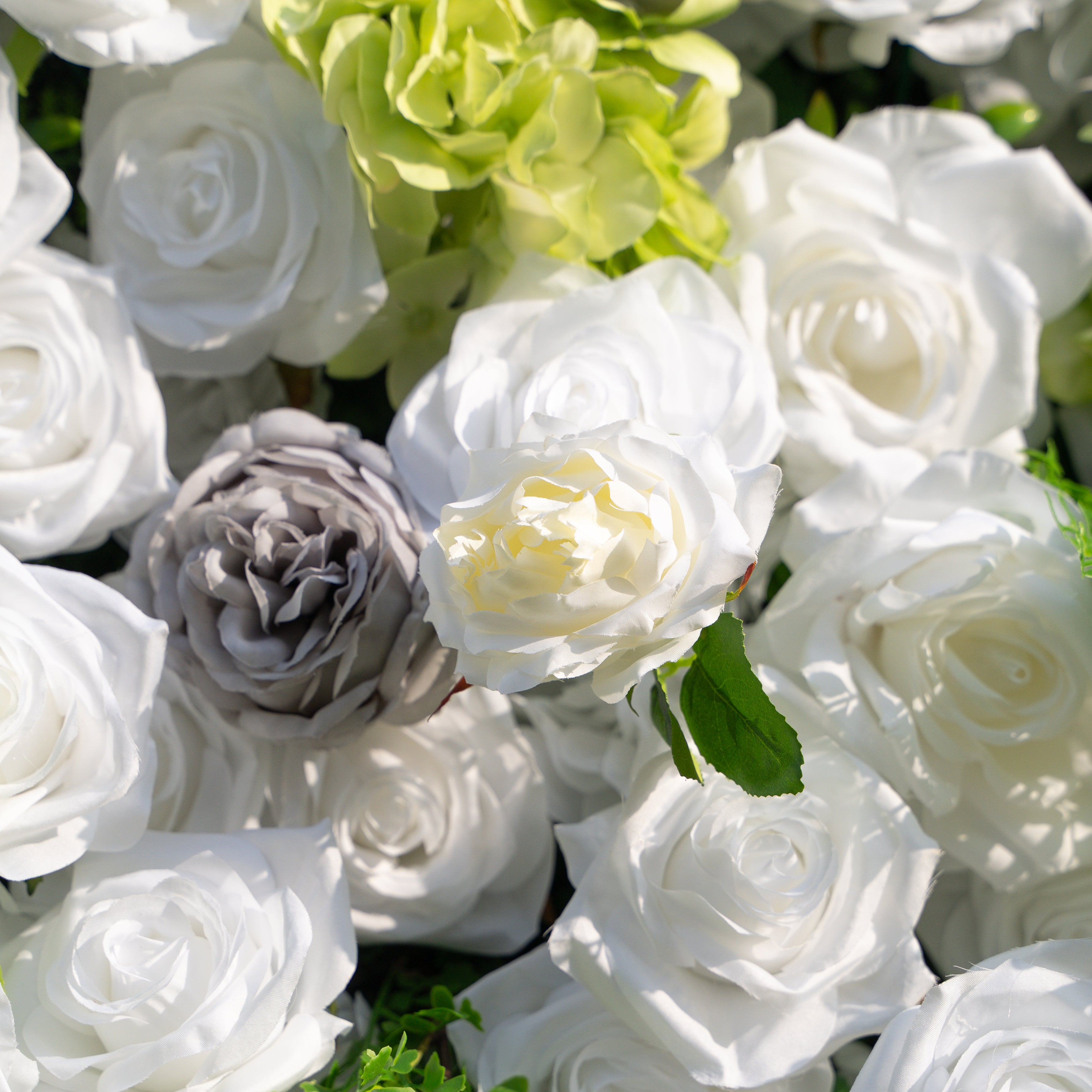 Lavinia:5D Fabric Artificial rolling up curtain flower wall