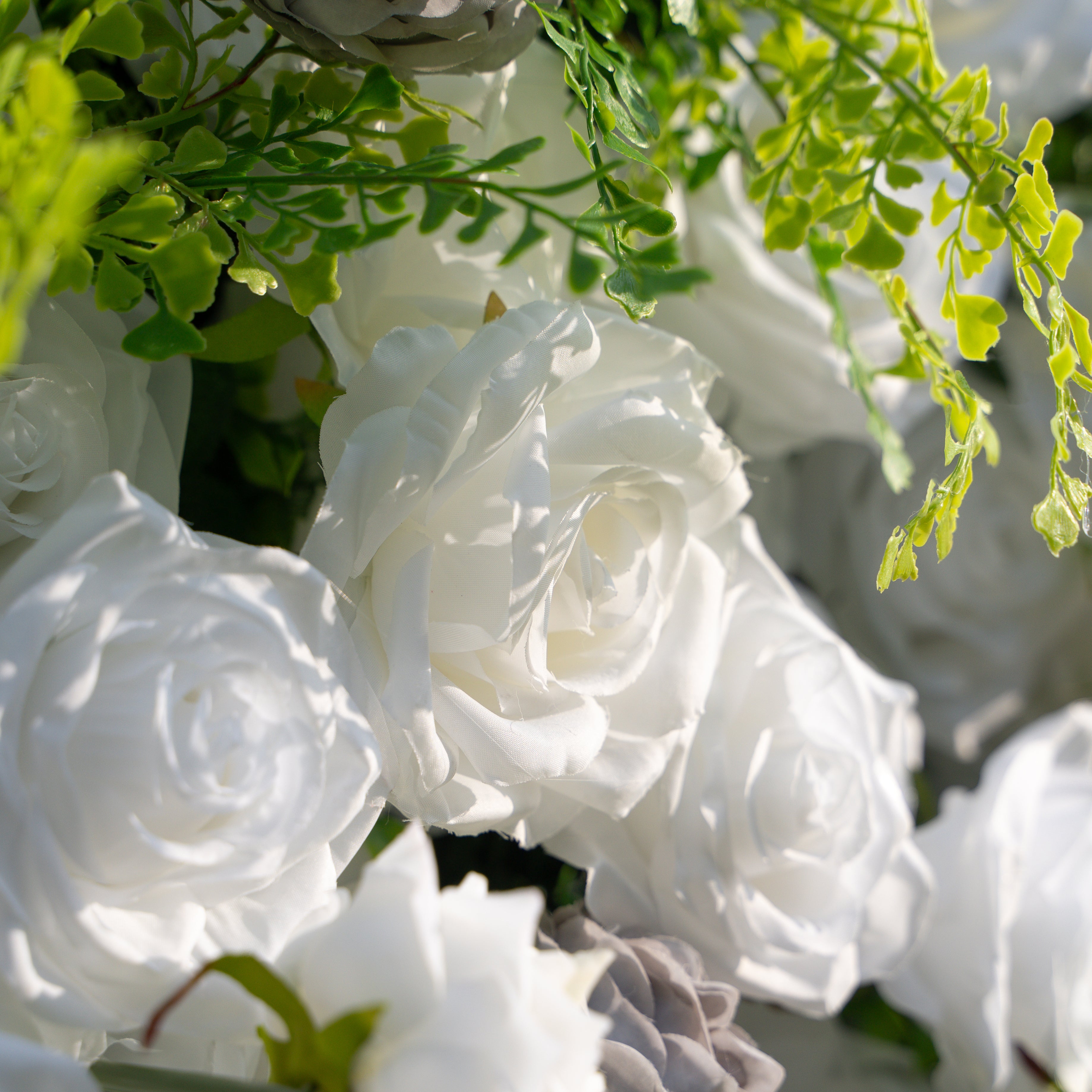 Lavinia:5D Fabric Artificial rolling up curtain flower wall