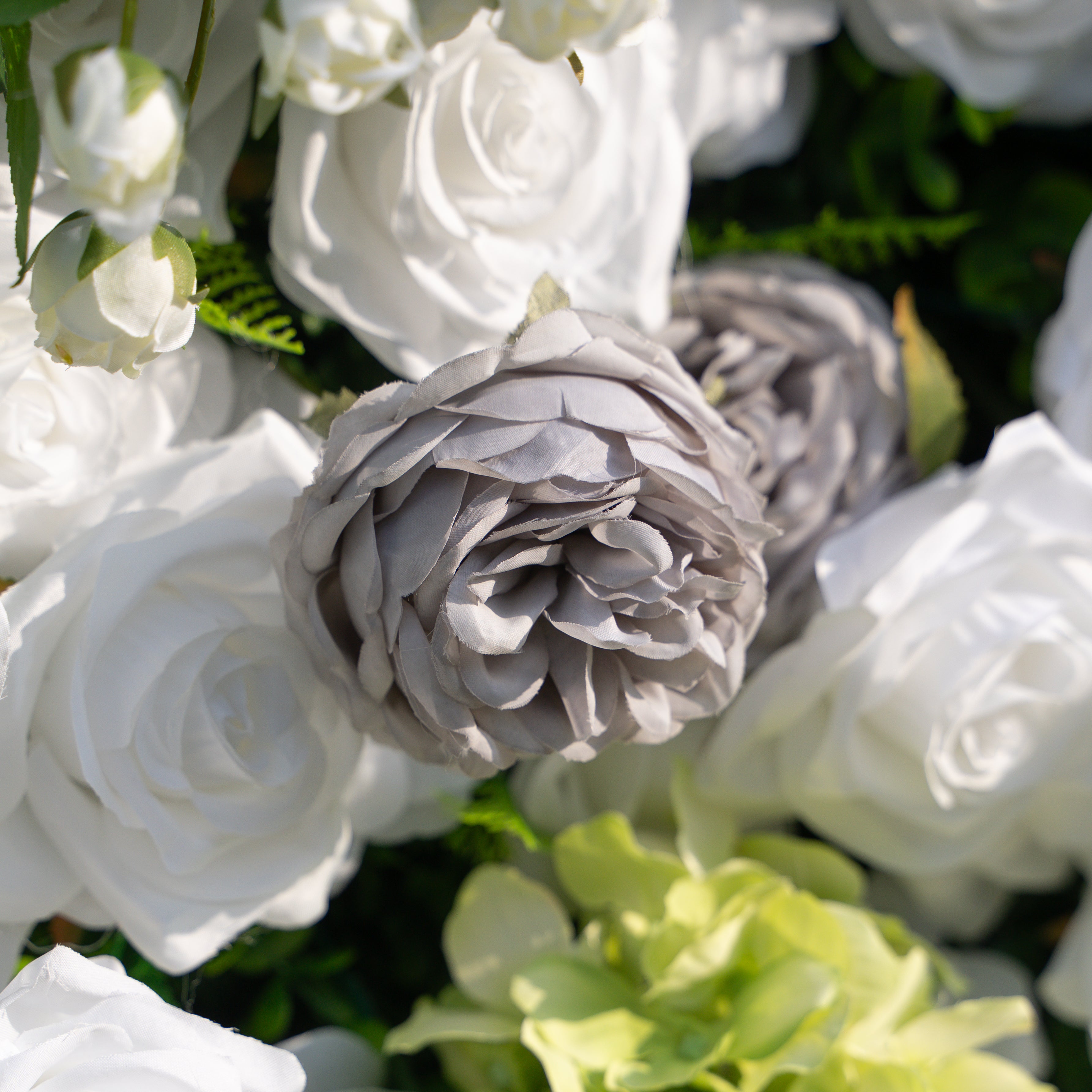 Lavinia:5D Fabric Artificial rolling up curtain flower wall