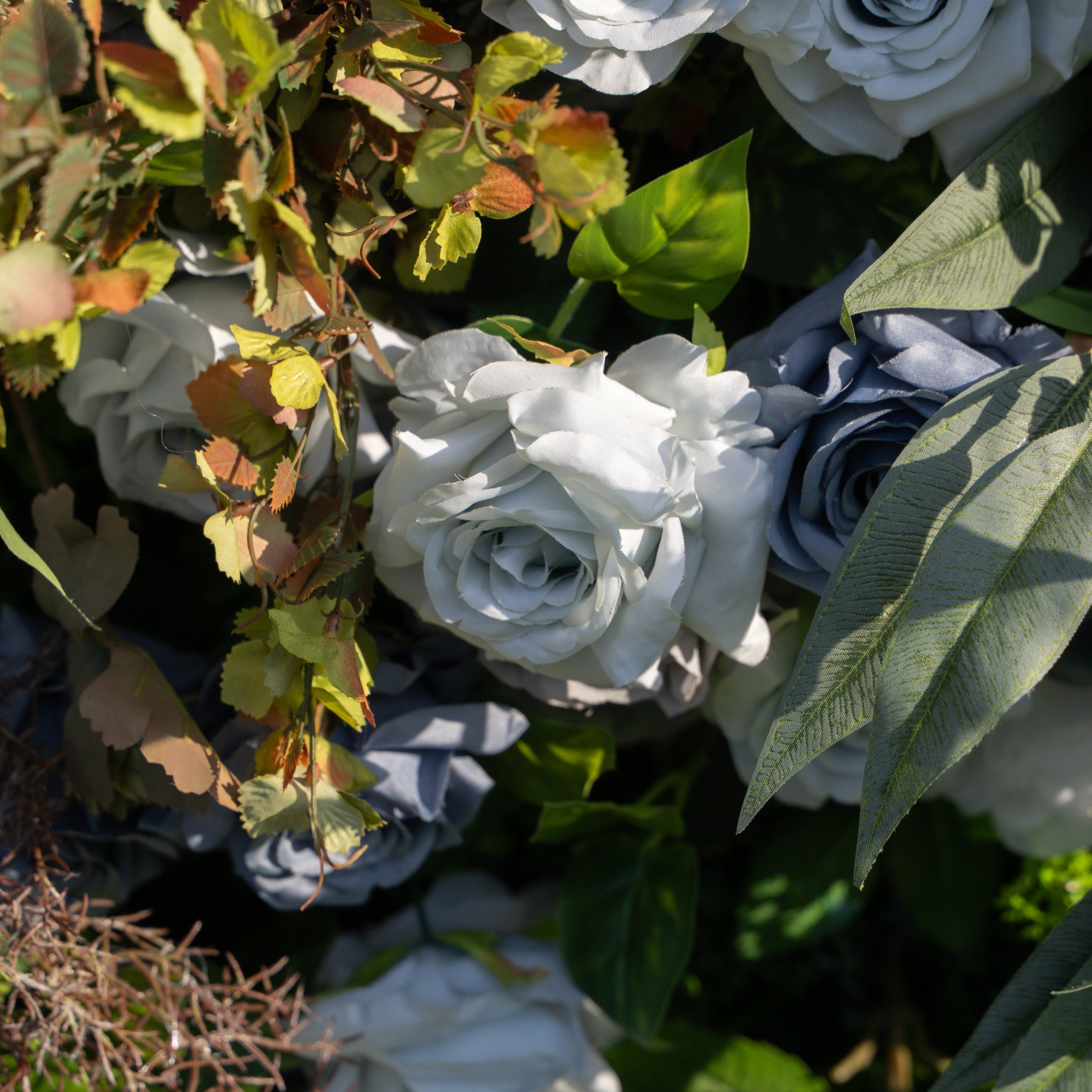 Maturo:5D Fabric Artificial rolling up curtain flower wall