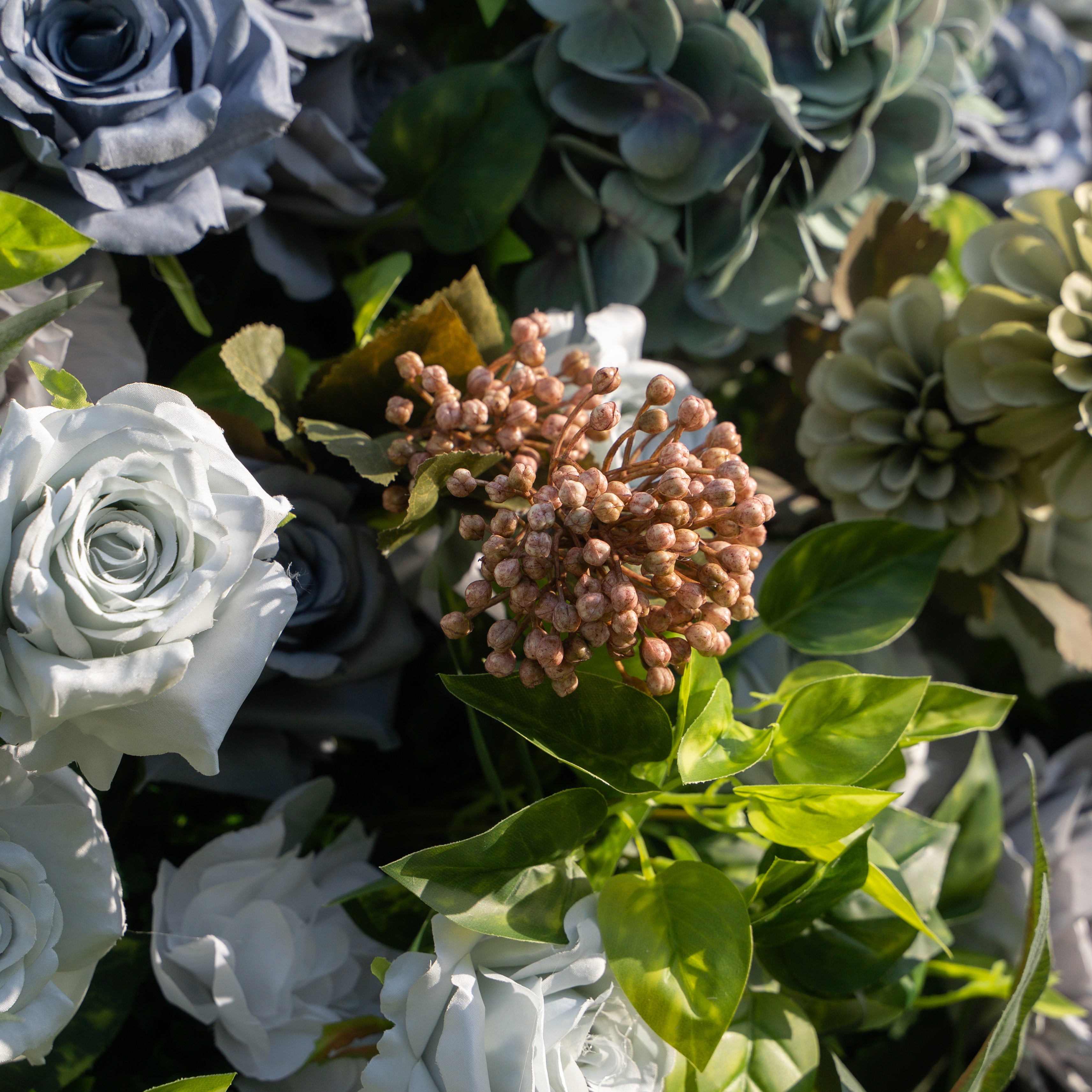 Maturo:5D Fabric Artificial rolling up curtain flower wall