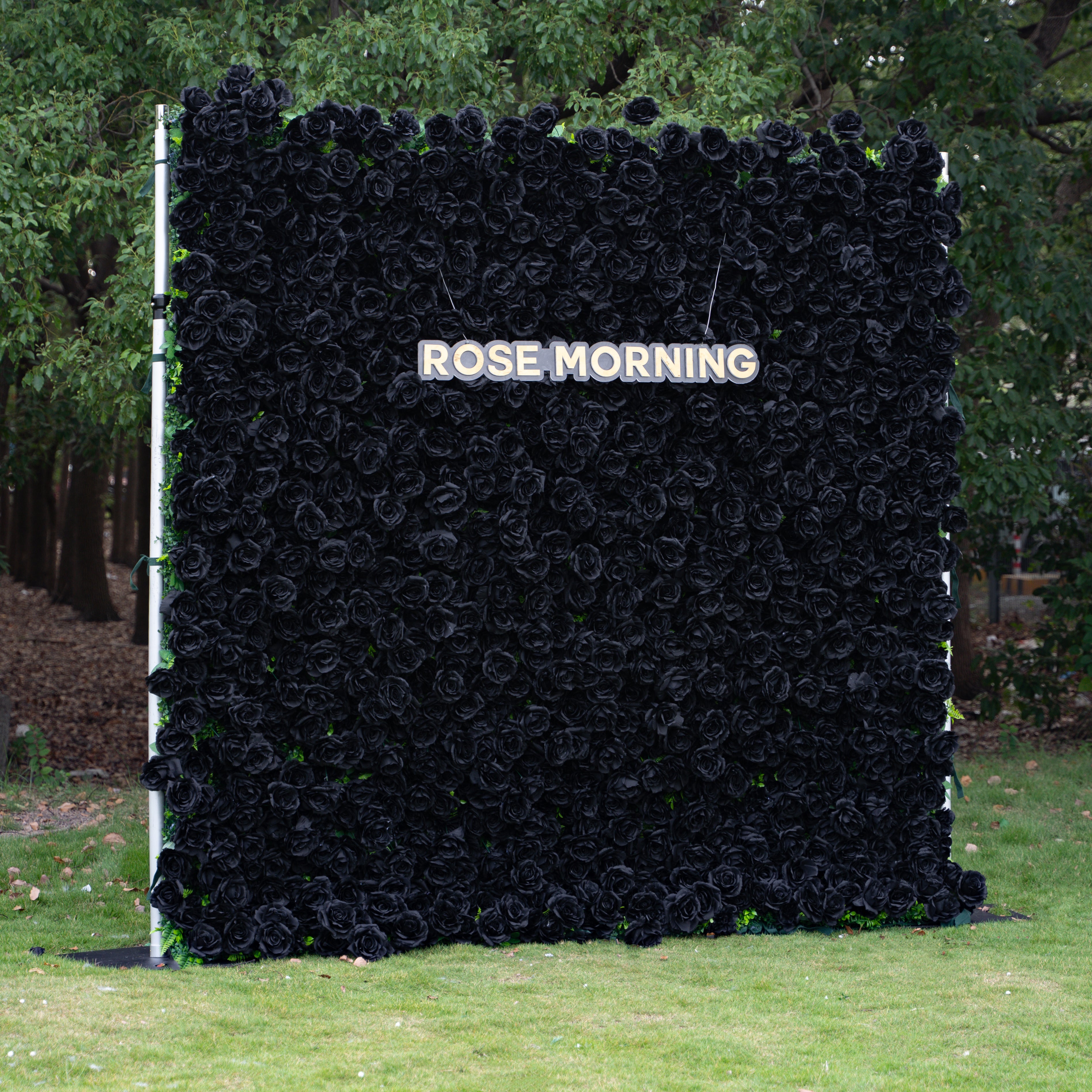 Max:5D Fabric Artificial rolling up curtain flower wall