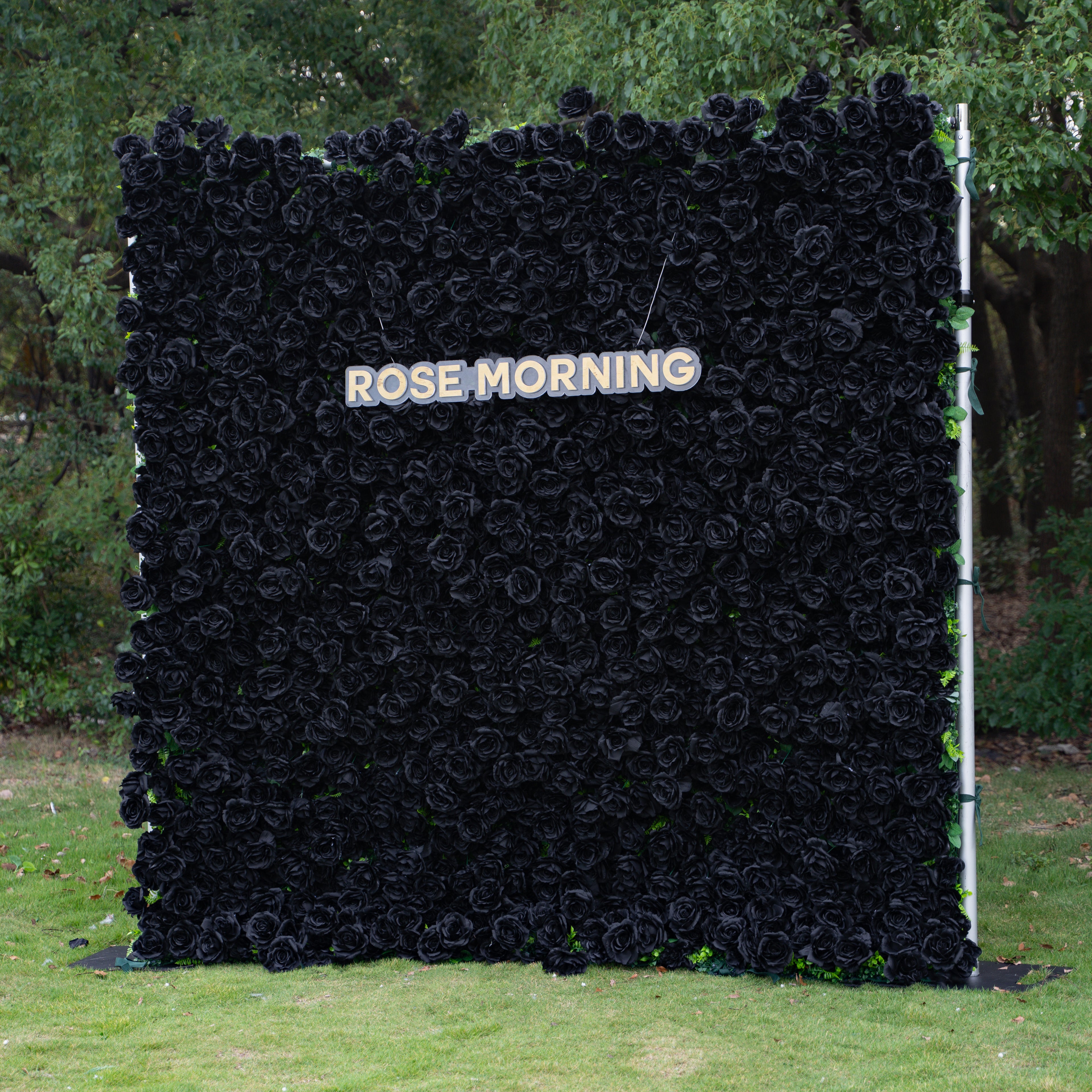 Max:5D Fabric Artificial rolling up curtain flower wall